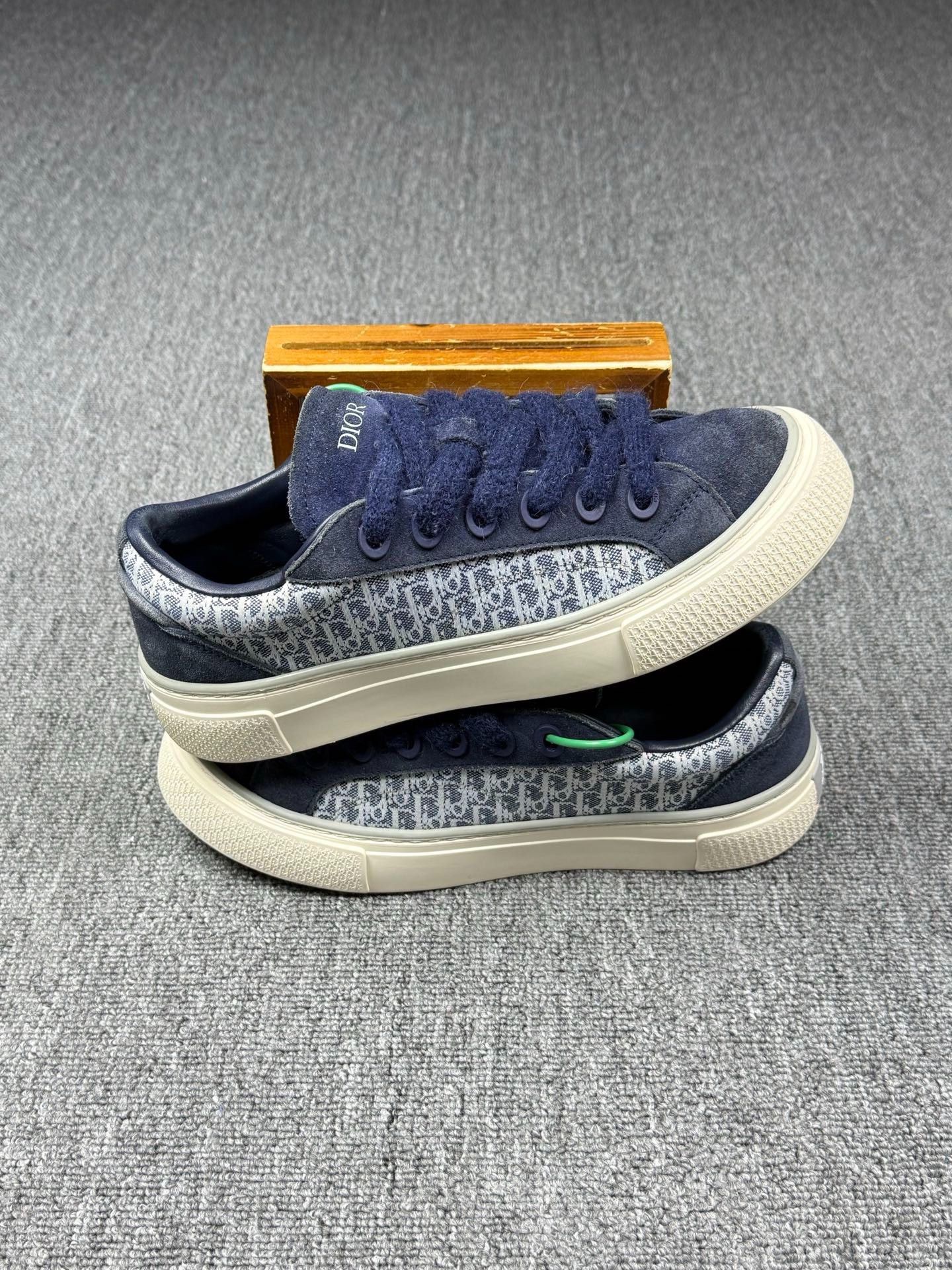 Dior Dior Blue Lowtop Sneakers 8 Men Size US 8 / EU 41 - 2 Thumbnail