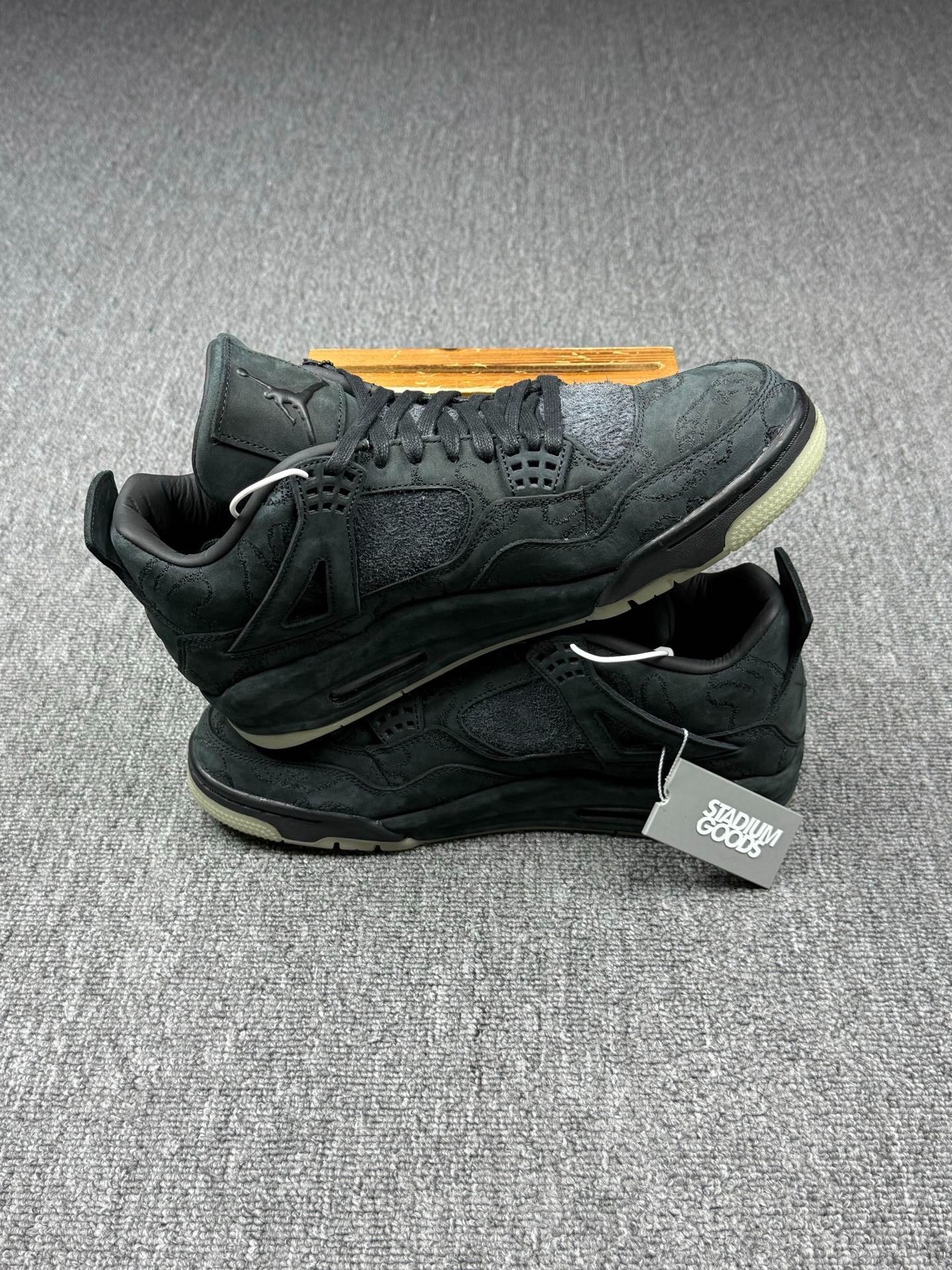 Nike Nike AJ4 Black Lowtop Sneakers 11 Men Size US 11 / EU 44 - 3 Thumbnail