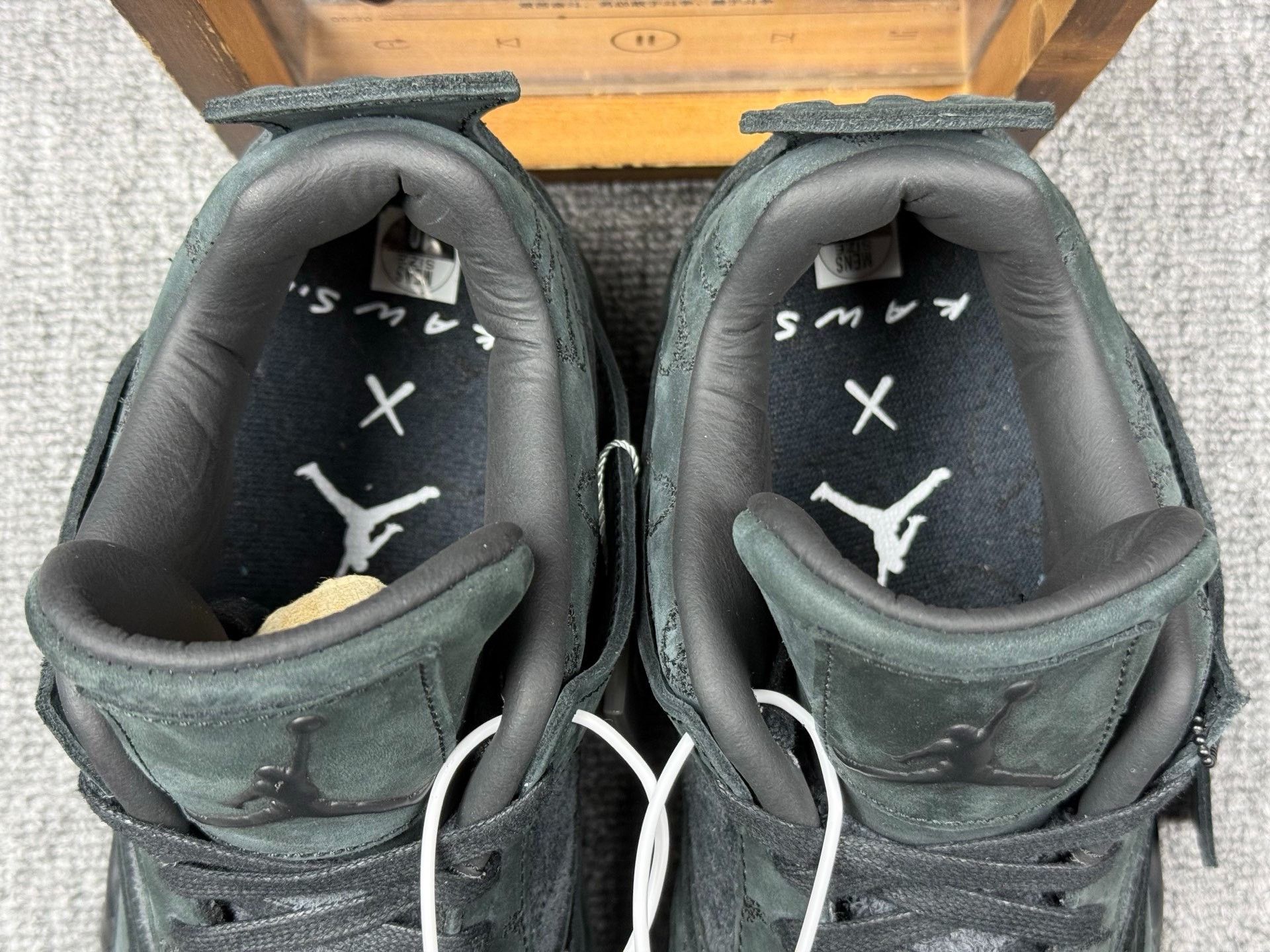Nike Nike AJ4 Black Lowtop Sneakers 11 Men Size US 11 / EU 44 - 8 Thumbnail