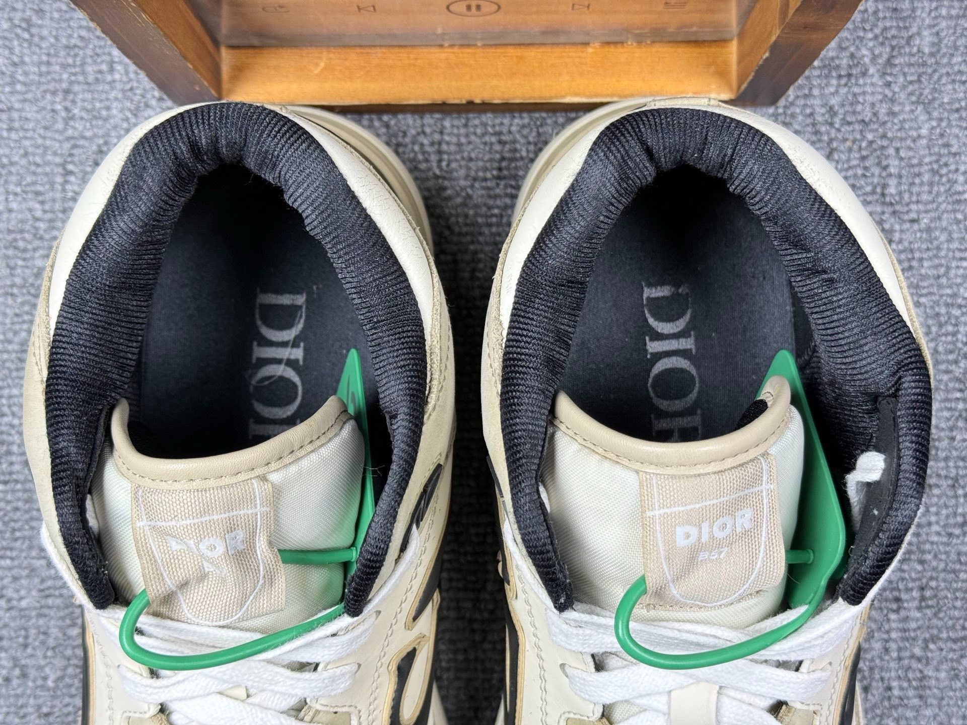 Dior Dior Printed Beige Lowtop Sneakers 9 Men Size US 9 / EU 42 - 7 Thumbnail