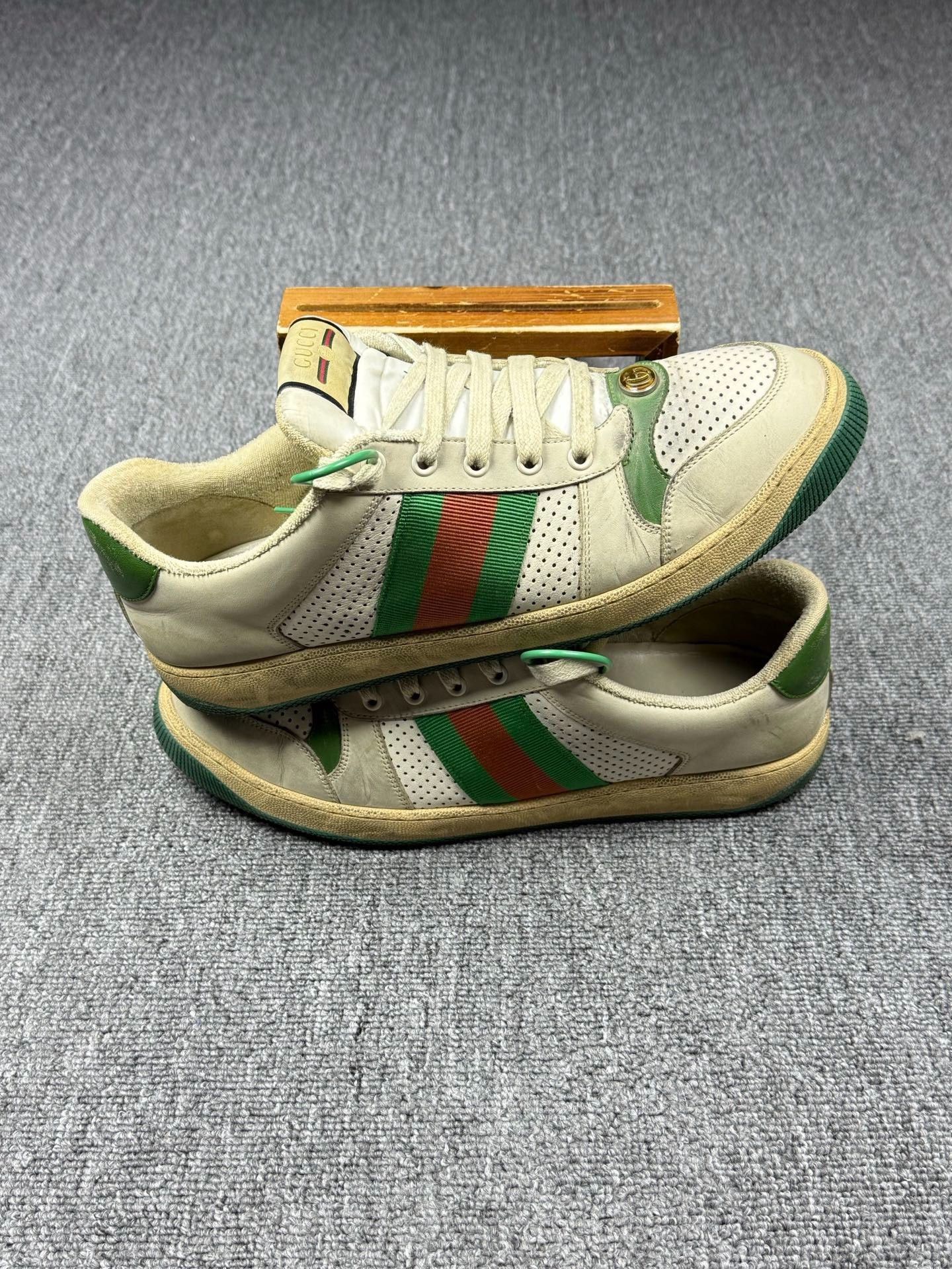 Gucci Gucci Distressed Green Lowtop Sneakers 11 Men Size US 11 / EU 44 - 2 Thumbnail