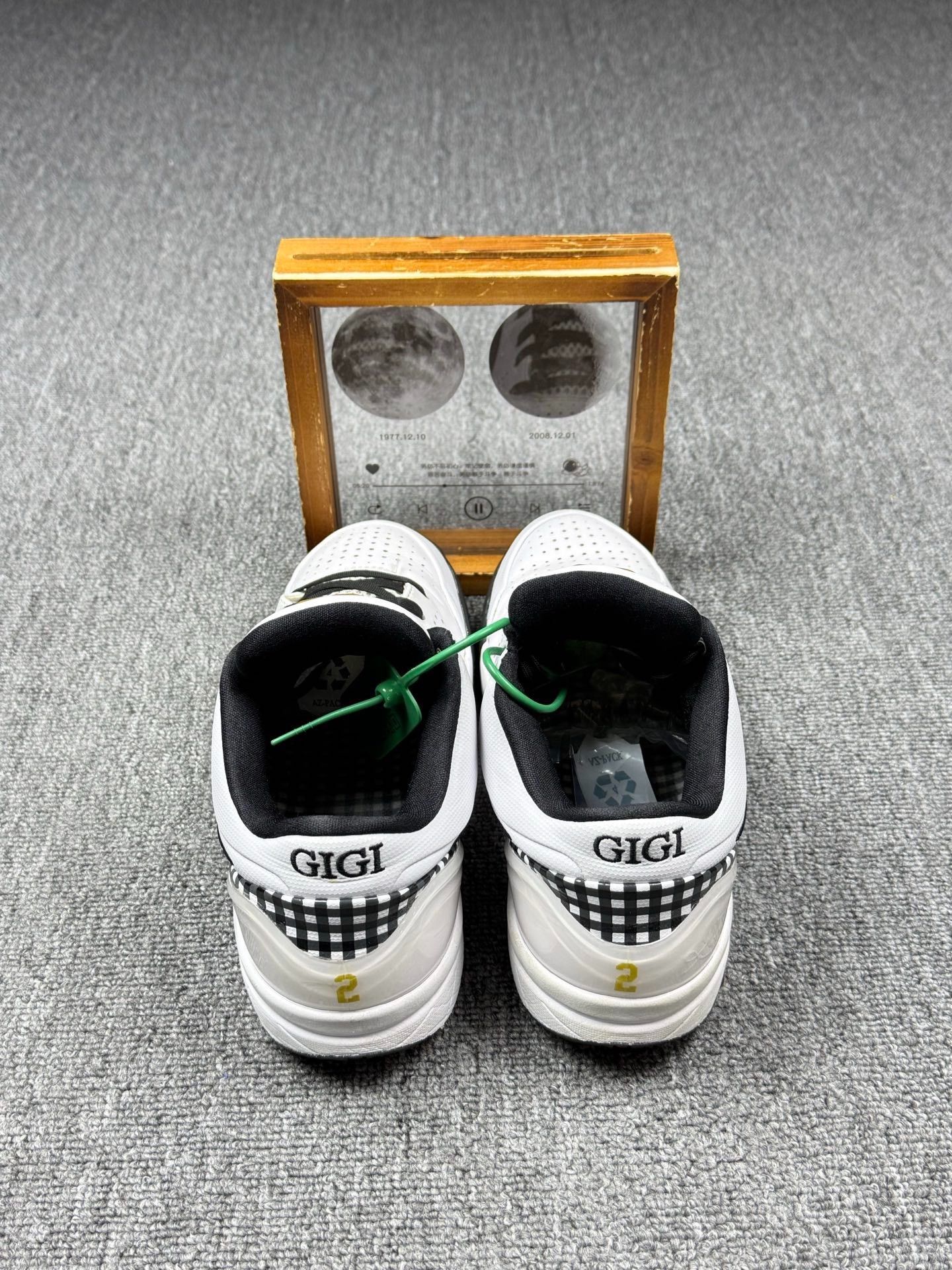 Nike Nike KOBE4 Black Lowtop Sneakers 9 Men Size US 9 / EU 42 - 5 Thumbnail