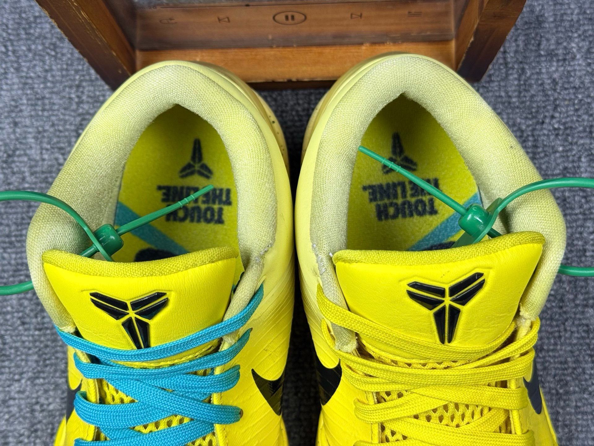 Nike Nike KOBE4 Yellow Lowtop Sneakers 8 Men Size US 8 / EU 41 - 9 Thumbnail