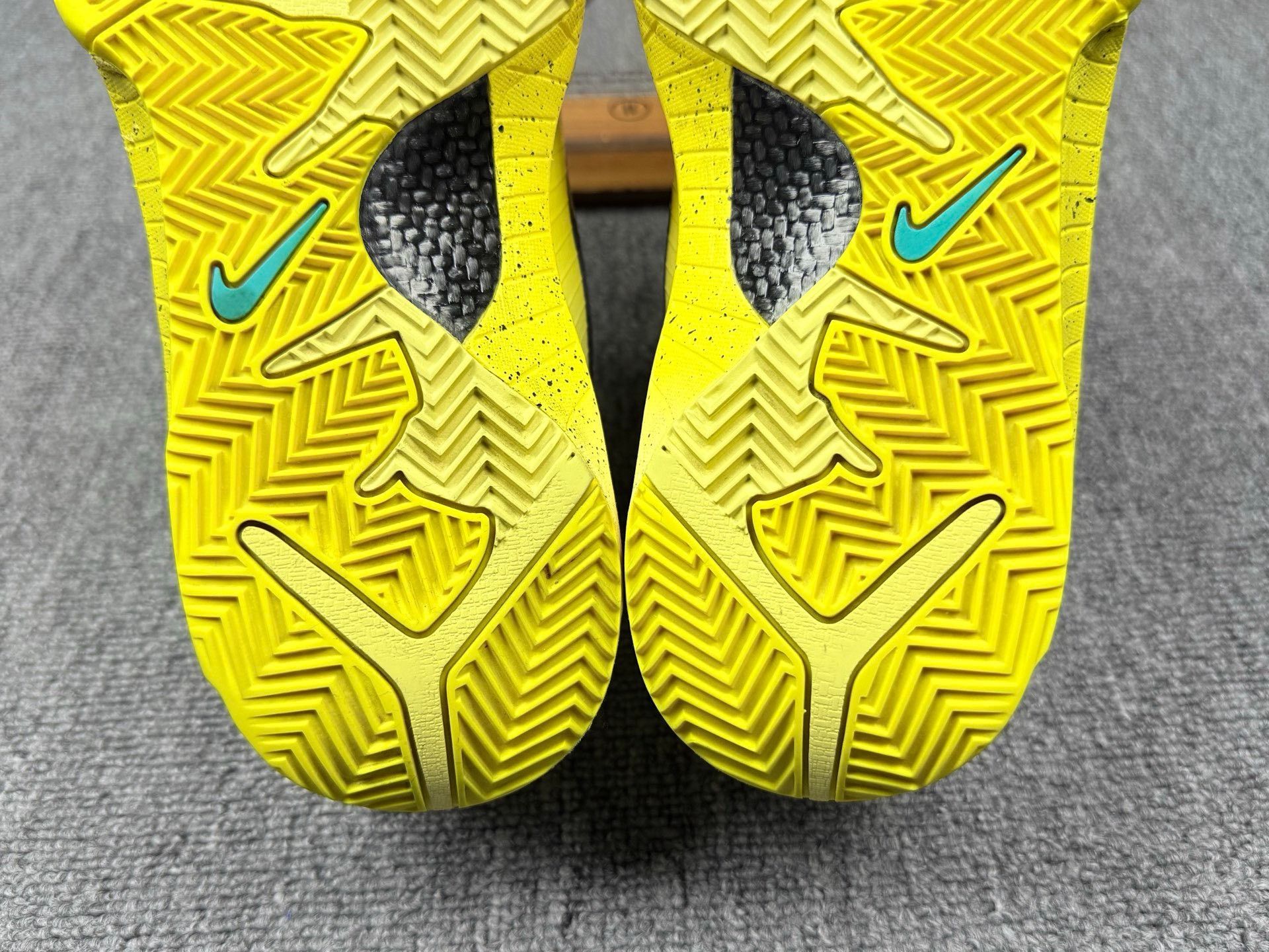 Nike Nike KOBE4 Yellow Lowtop Sneakers 8 Men Size US 8 / EU 41 - 8 Thumbnail