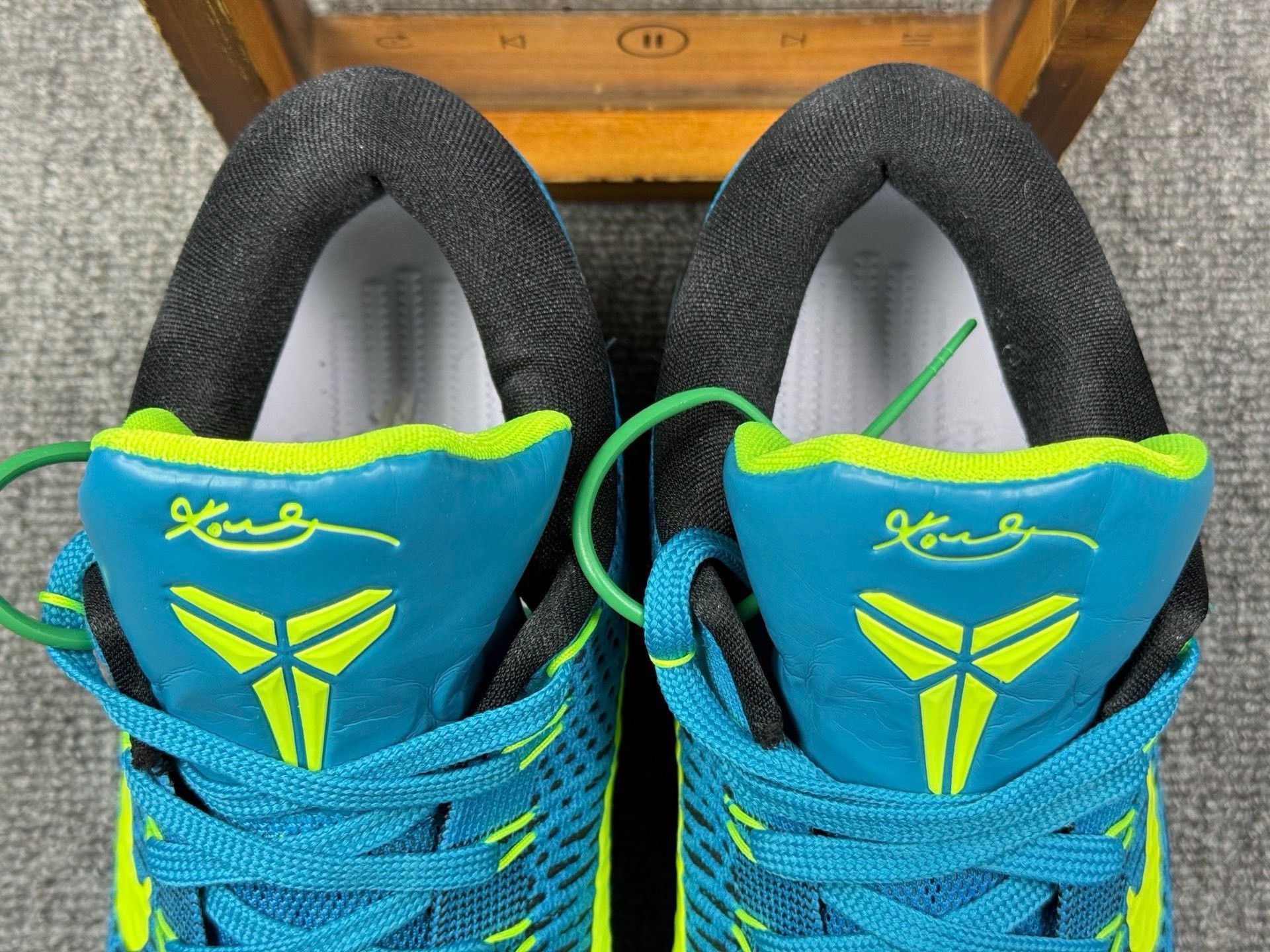 Nike Nike KOBE9 Blue Lowtop Sneakers 9 Men Size US 9 / EU 42 - 9 Thumbnail