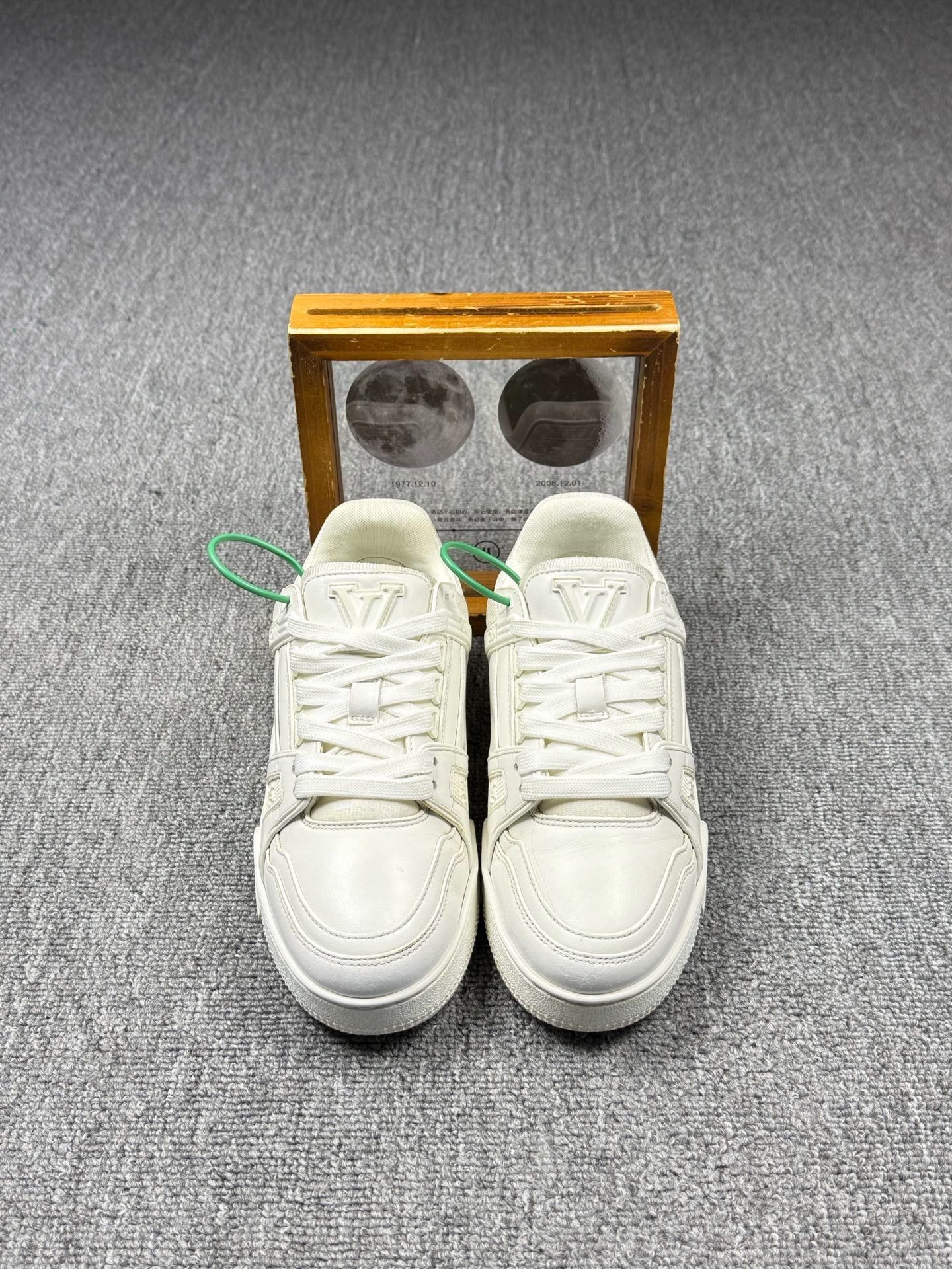 Louis Vuitton Louis Vuitton Training White Lowtop Sneakers it_36-5 Women Size US 6.5 / IT 36.5 - 4 Thumbnail