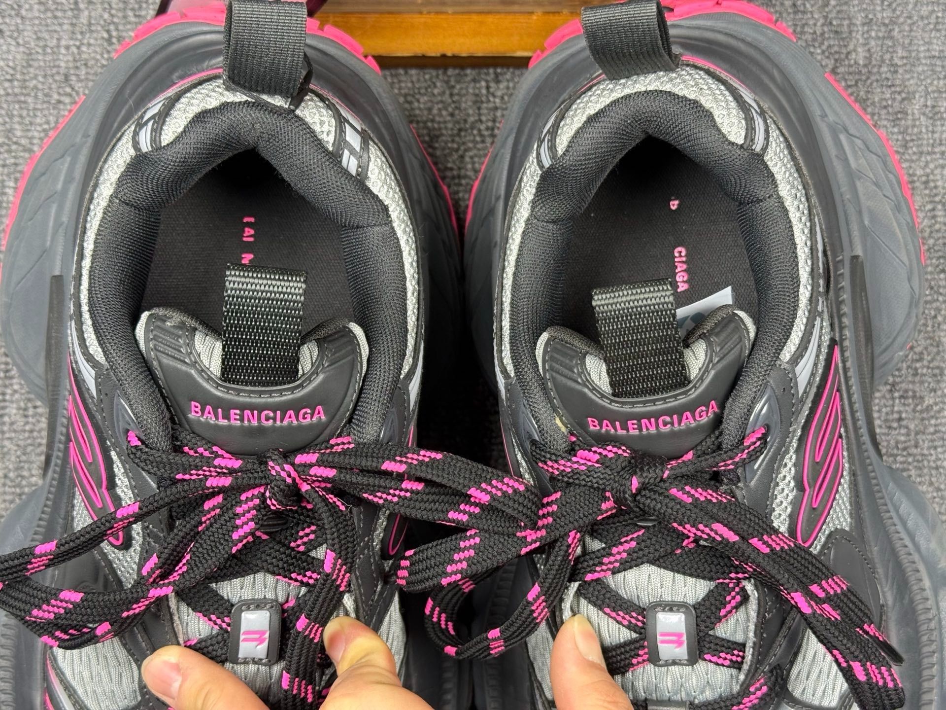 Balenciaga Balenciaga Distressed Pink Lowtop Sneakers 5.5 Men Size US 5.5 / EU 38 - 9 Thumbnail