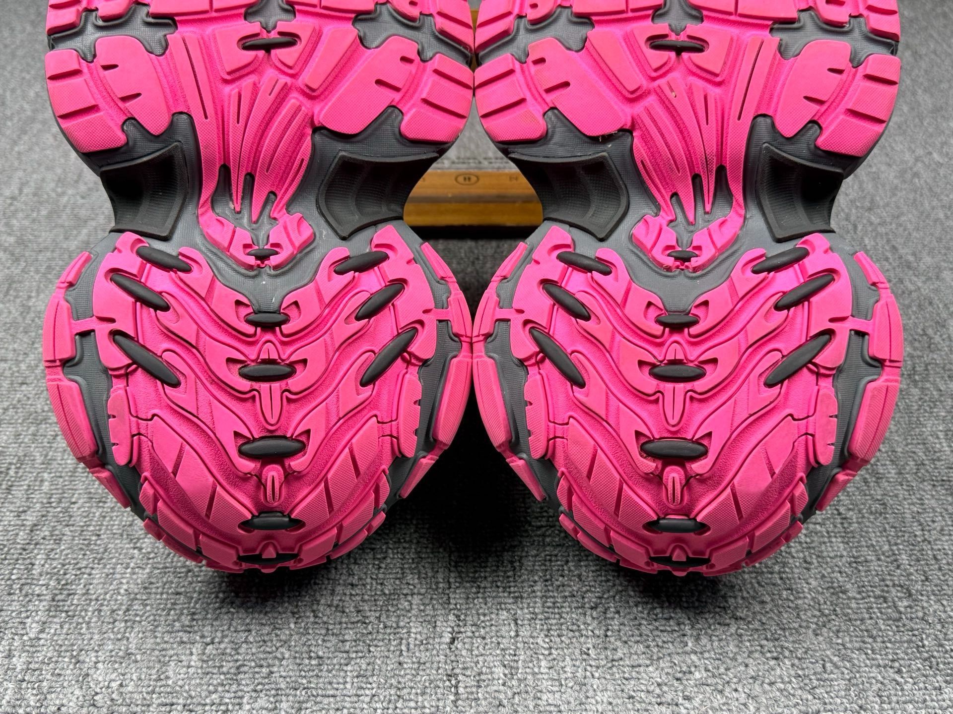 Balenciaga Balenciaga Distressed Pink Lowtop Sneakers 5.5 Men Size US 5.5 / EU 38 - 8 Thumbnail