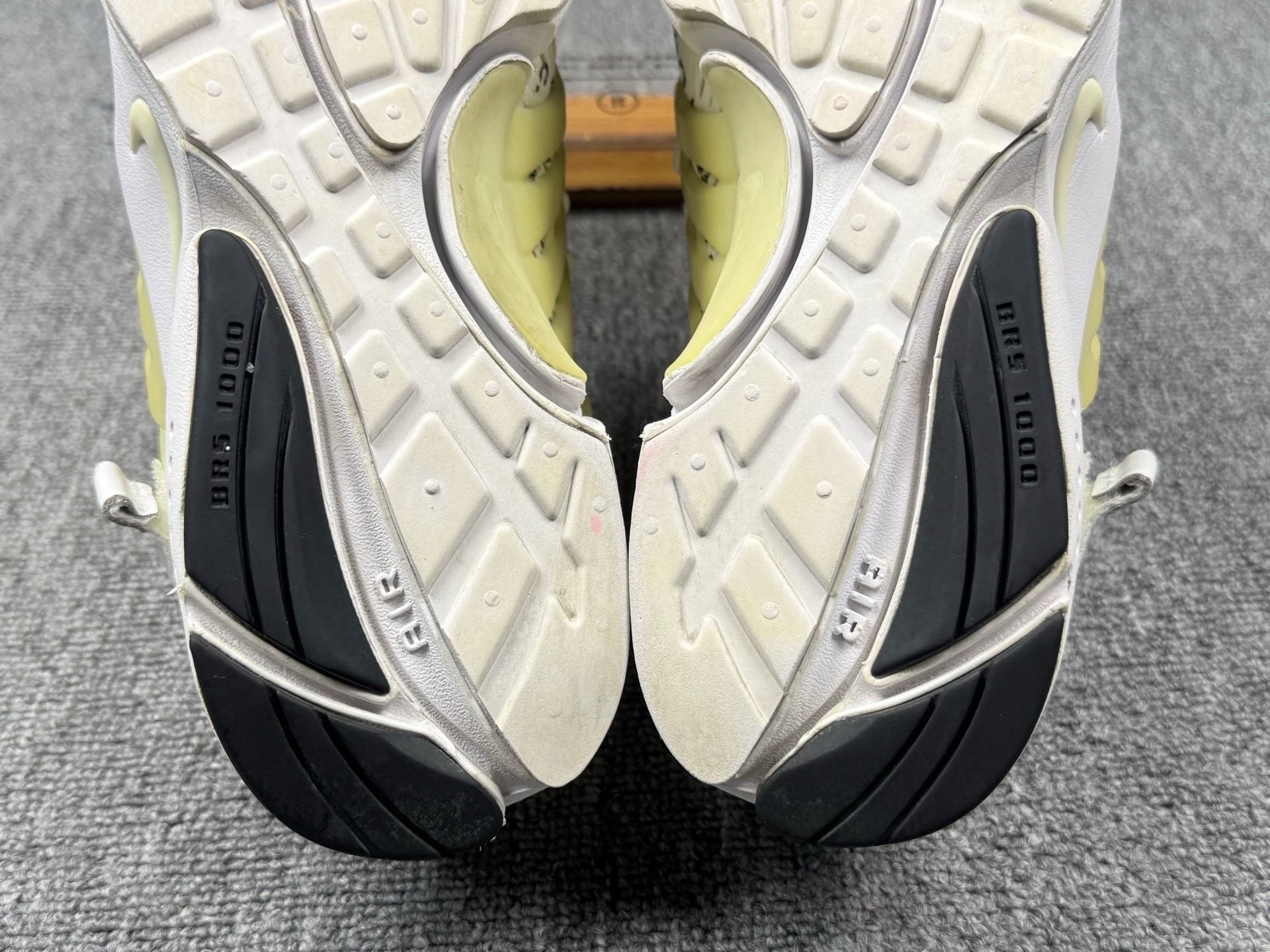 Nike Nike White Lowtop Sneakers 11 Men Size US 11 / EU 44 - 8 Thumbnail