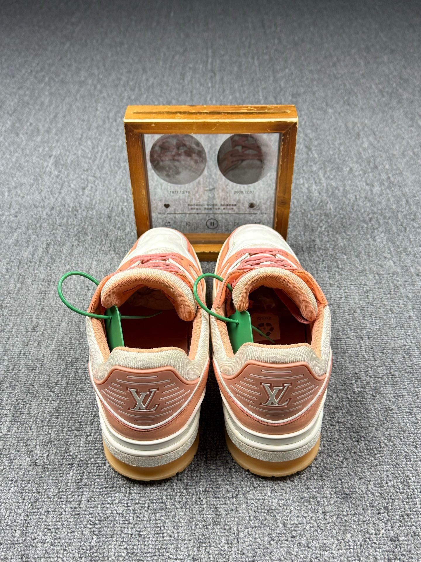 Louis Vuitton Louis Vuitton Training Pink Lowtop Sneakers 9 Men Size US 9 / EU 42 - 5 Thumbnail