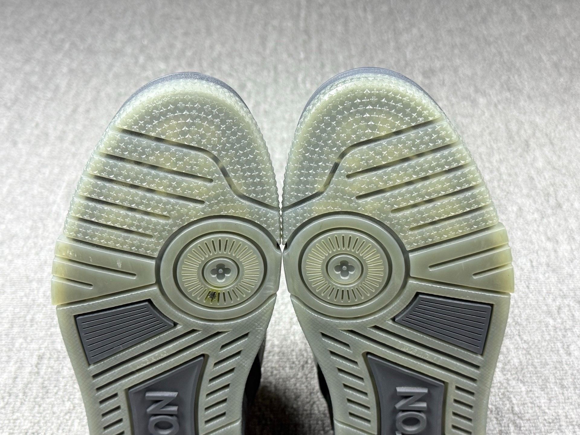 Louis Vuitton Louis Vuitton Training Multi Lowtop Sneakers fr_43 Women Size US 12 / IT 42 - 7 Thumbnail