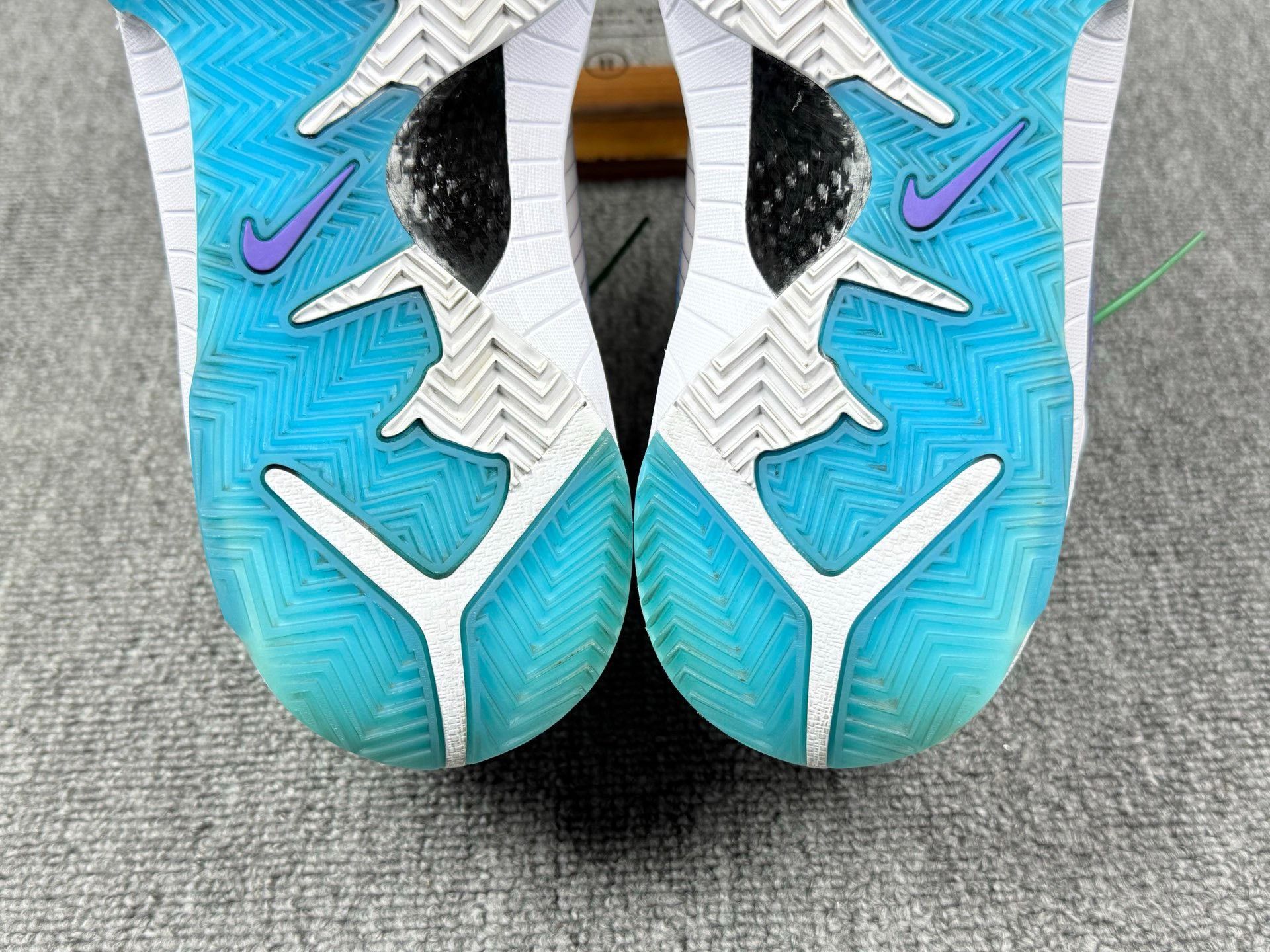 Nike Nike KOBE4 Blue Lowtop Sneakers 8 Men Size US 8 / EU 41 - 8 Thumbnail