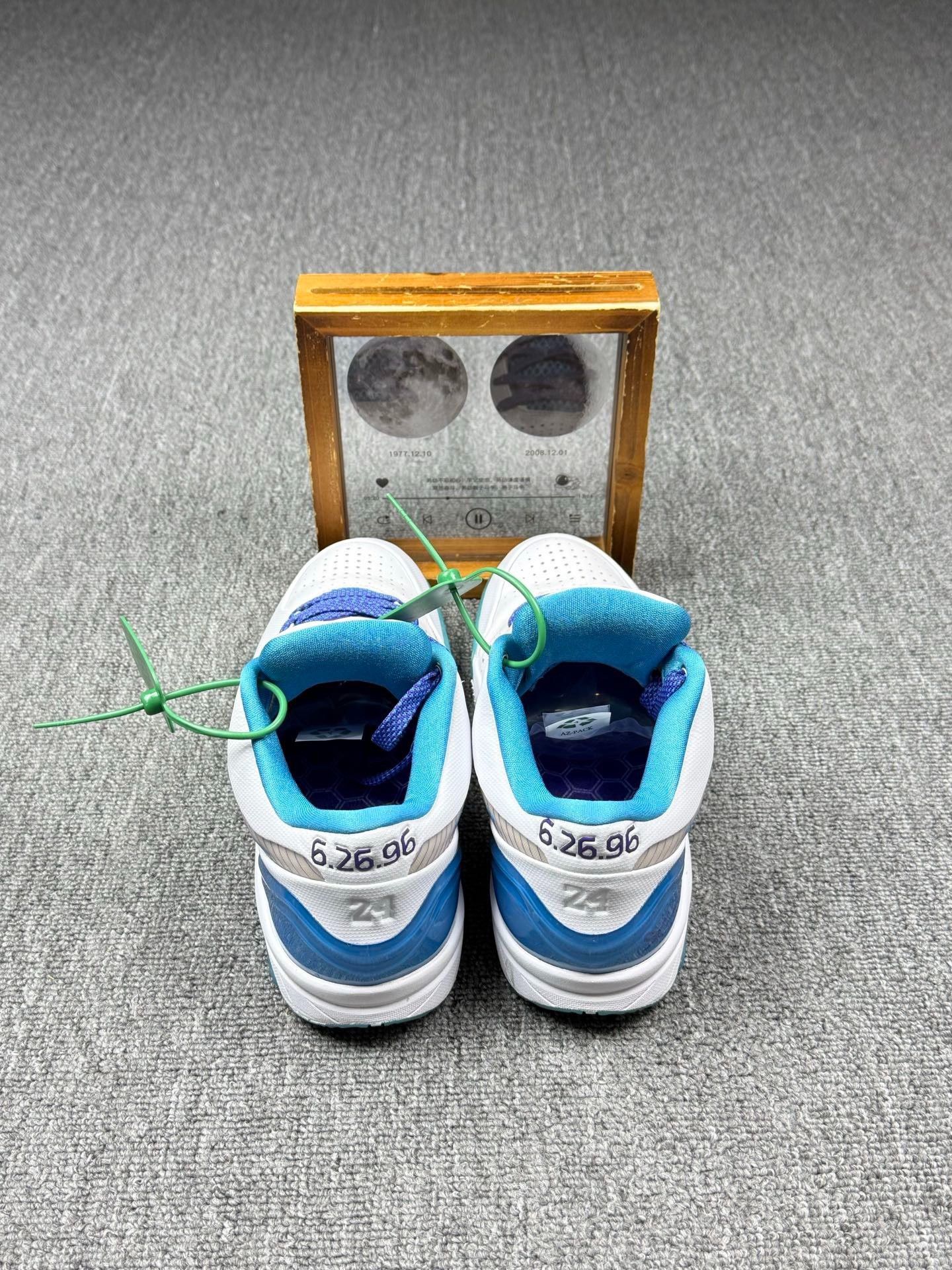 Nike Nike KOBE4 Blue Lowtop Sneakers 8 Men Size US 8 / EU 41 - 5 Thumbnail
