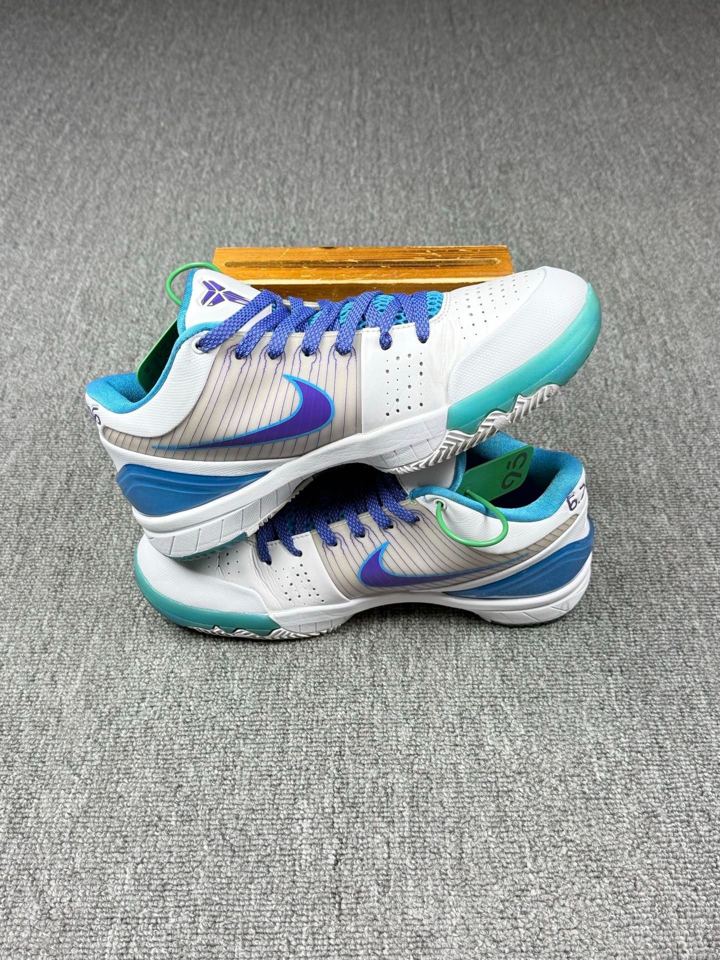 Nike Nike KOBE4 Blue Lowtop Sneakers 8 Men Size US 8 / EU 41 - 3 Thumbnail