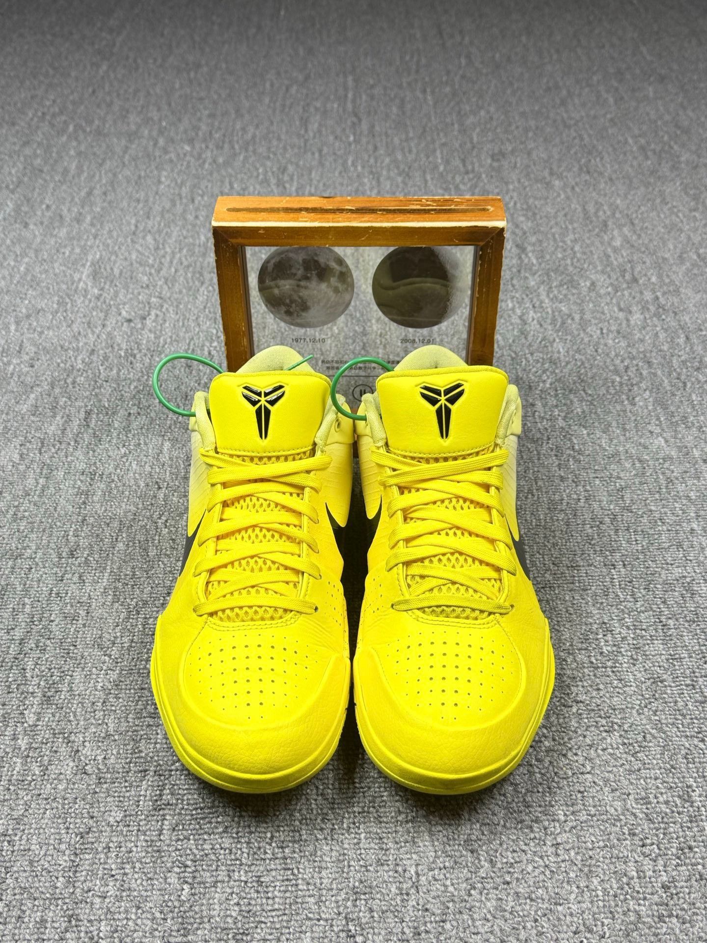 Nike Nike KOBE4 Yellow Lowtop Sneakers 9 Men Size US 9 / EU 42 - 4 Thumbnail