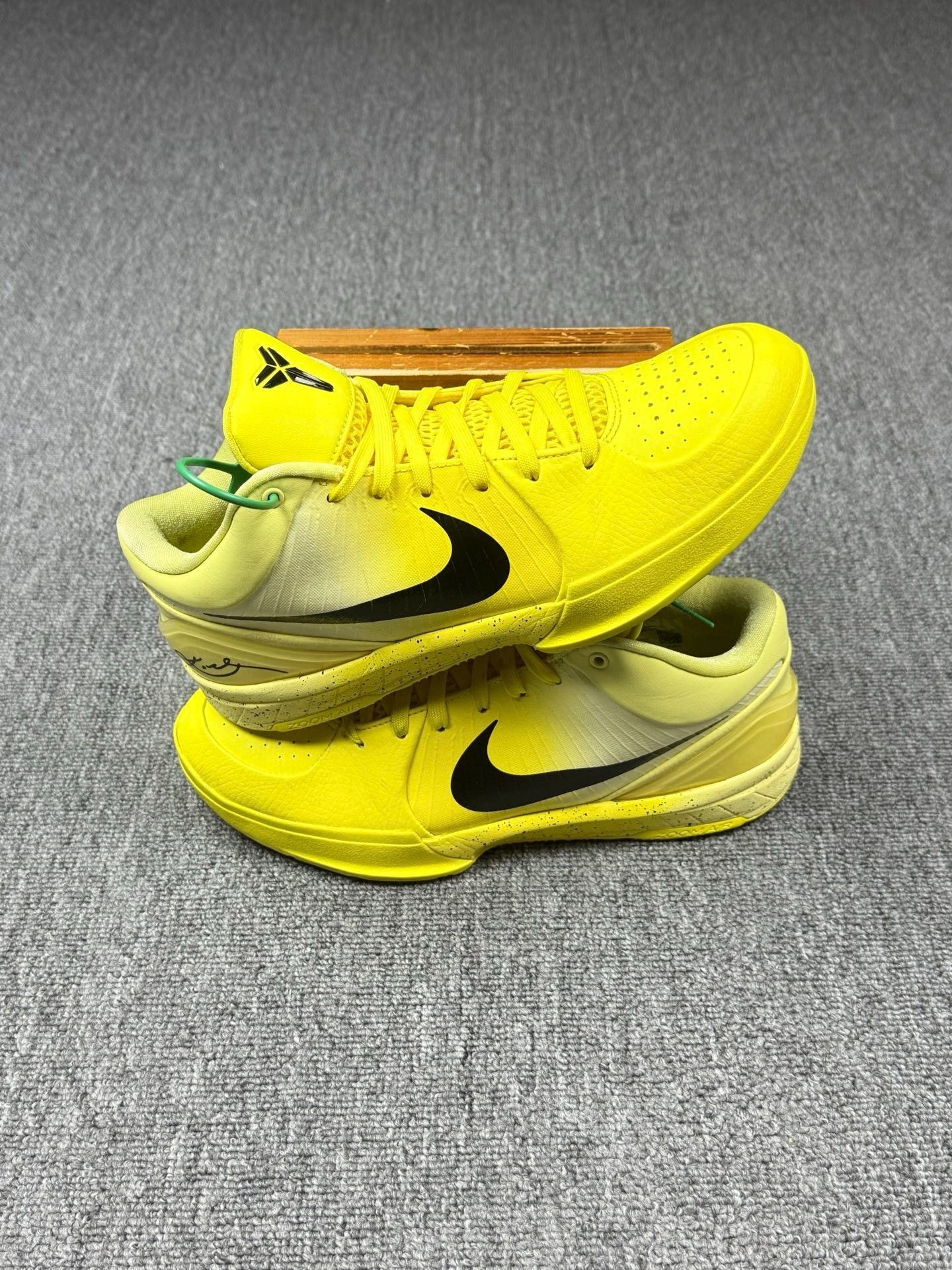Nike Nike KOBE4 Yellow Lowtop Sneakers 9 Men Size US 9 / EU 42 - 2 Thumbnail