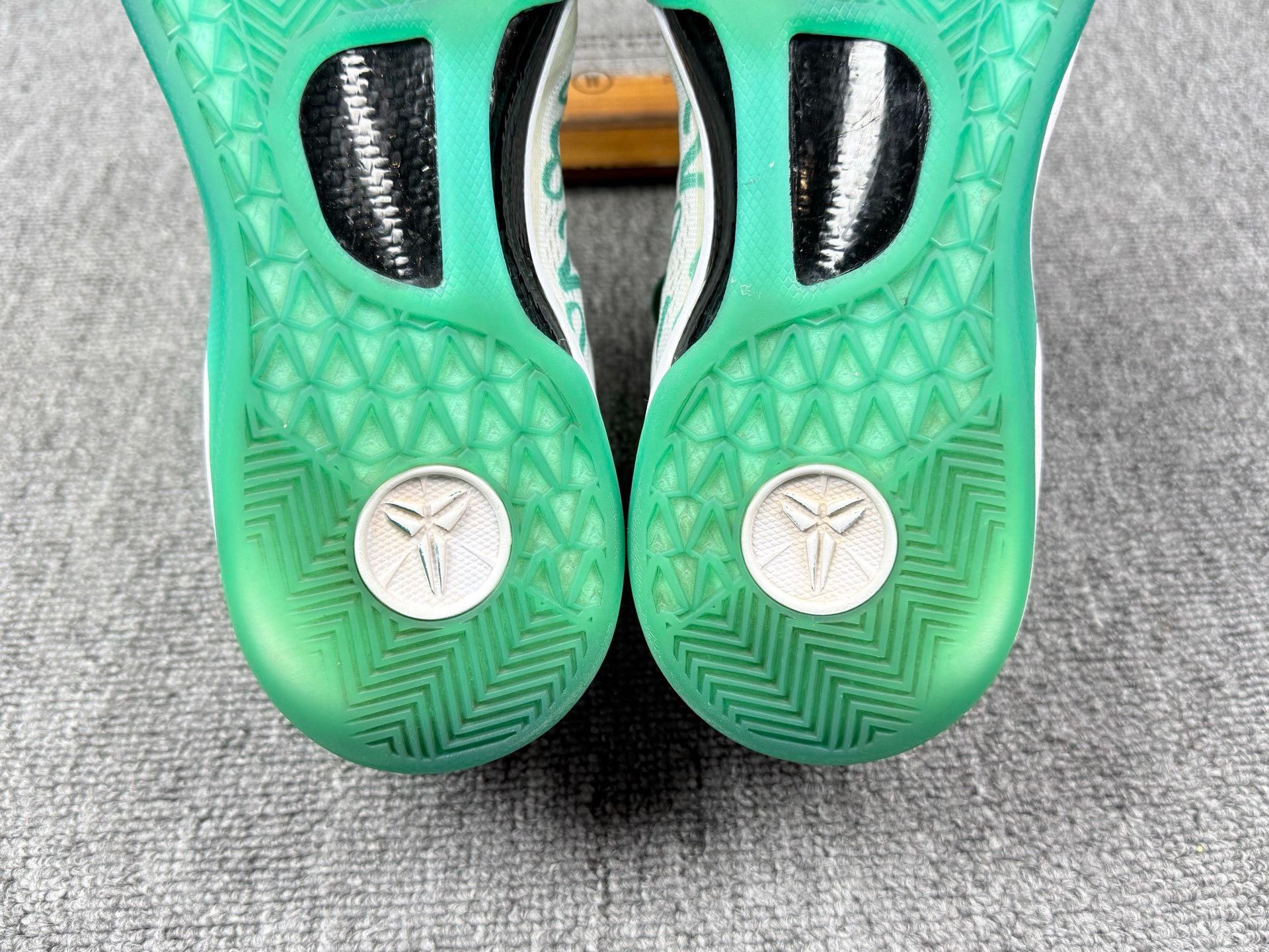 Nike Nike KOBE8 Green Lowtop Sneakers 8 Men Size US 8 / EU 41 - 8 Thumbnail