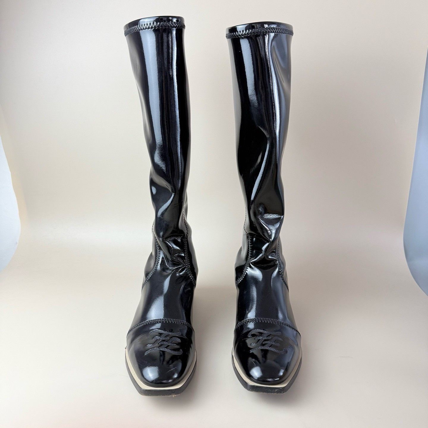 Fendi Fendi Black Logo Zipper Short Boots Size US 7 / IT 37 - 2 Thumbnail