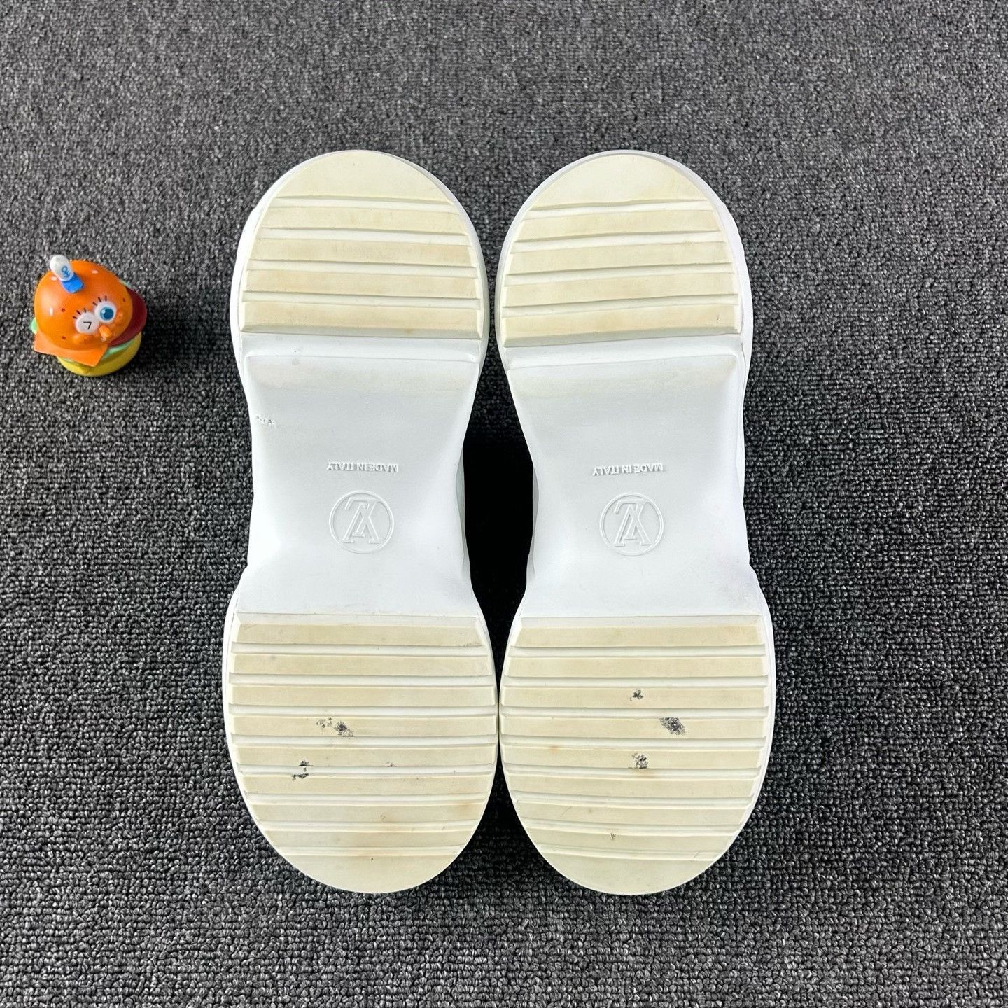 Louis Vuitton Louis Vuitton White Blue Stripe Dad Shoes Size US 7 / IT 37 - 6 Thumbnail