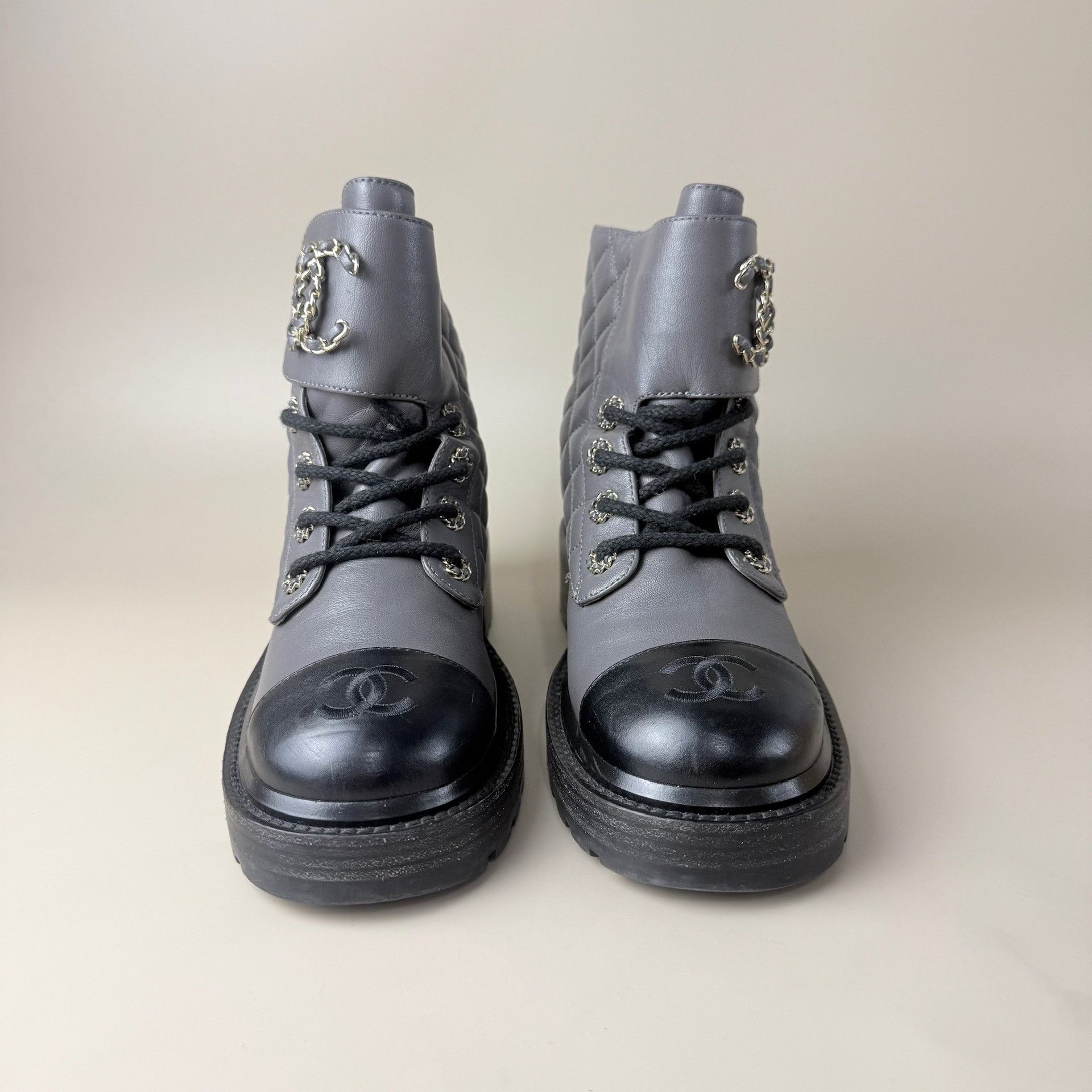 Chanel Chanel Elephant Gray Quilted CC Ankle Boots Size US 5 / IT 35 - 2 Thumbnail