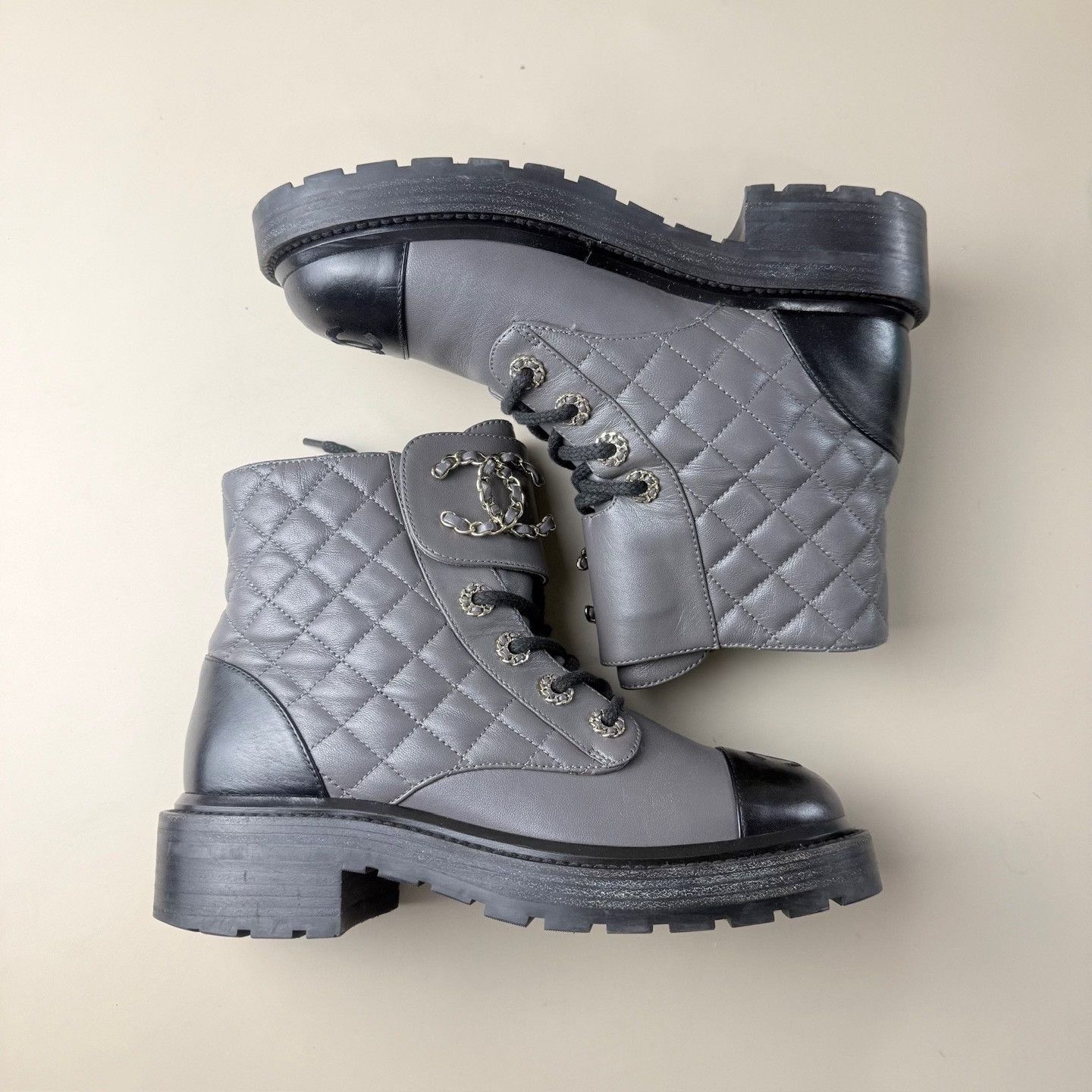 Chanel Chanel Elephant Gray Quilted CC Ankle Boots Size US 5 / IT 35 - 4 Thumbnail