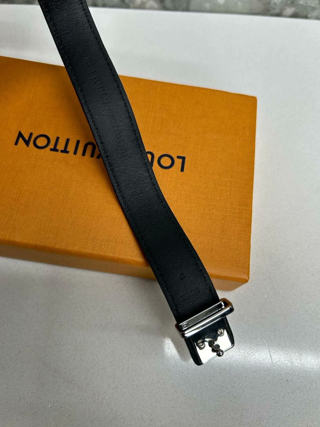 Louis Vuitton LV Monogram Leather Bracelet Size ONE SIZE - 5 Thumbnail