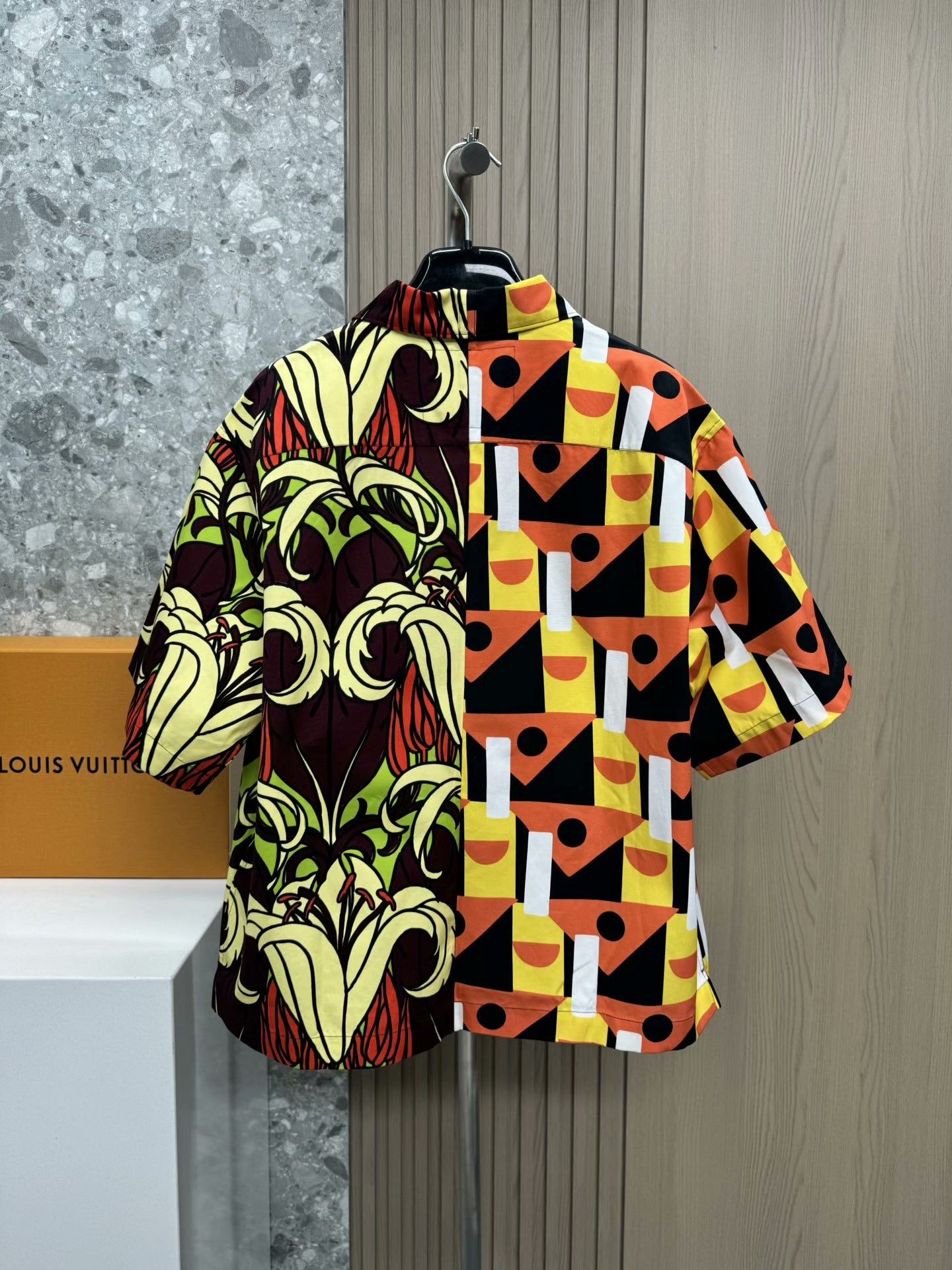 Prada Prada Geometric Triangle Shirt Size US S / EU 44-46 / 1 - 6 Thumbnail