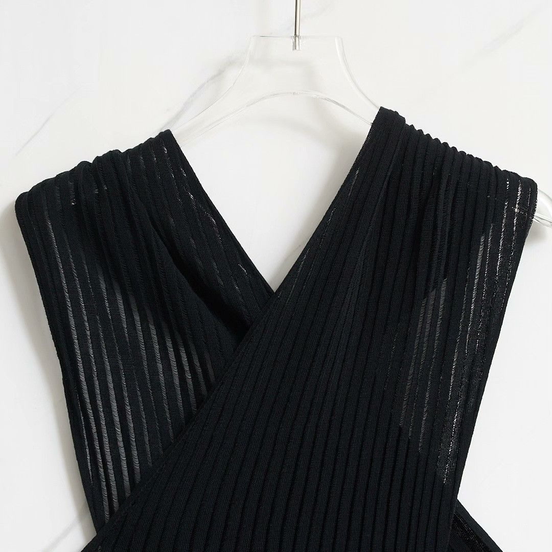 Saint Laurent Paris Saint Laurent Women's Cross Knit Vest Size M / US 6-8 / IT 42-44 - 5 Thumbnail