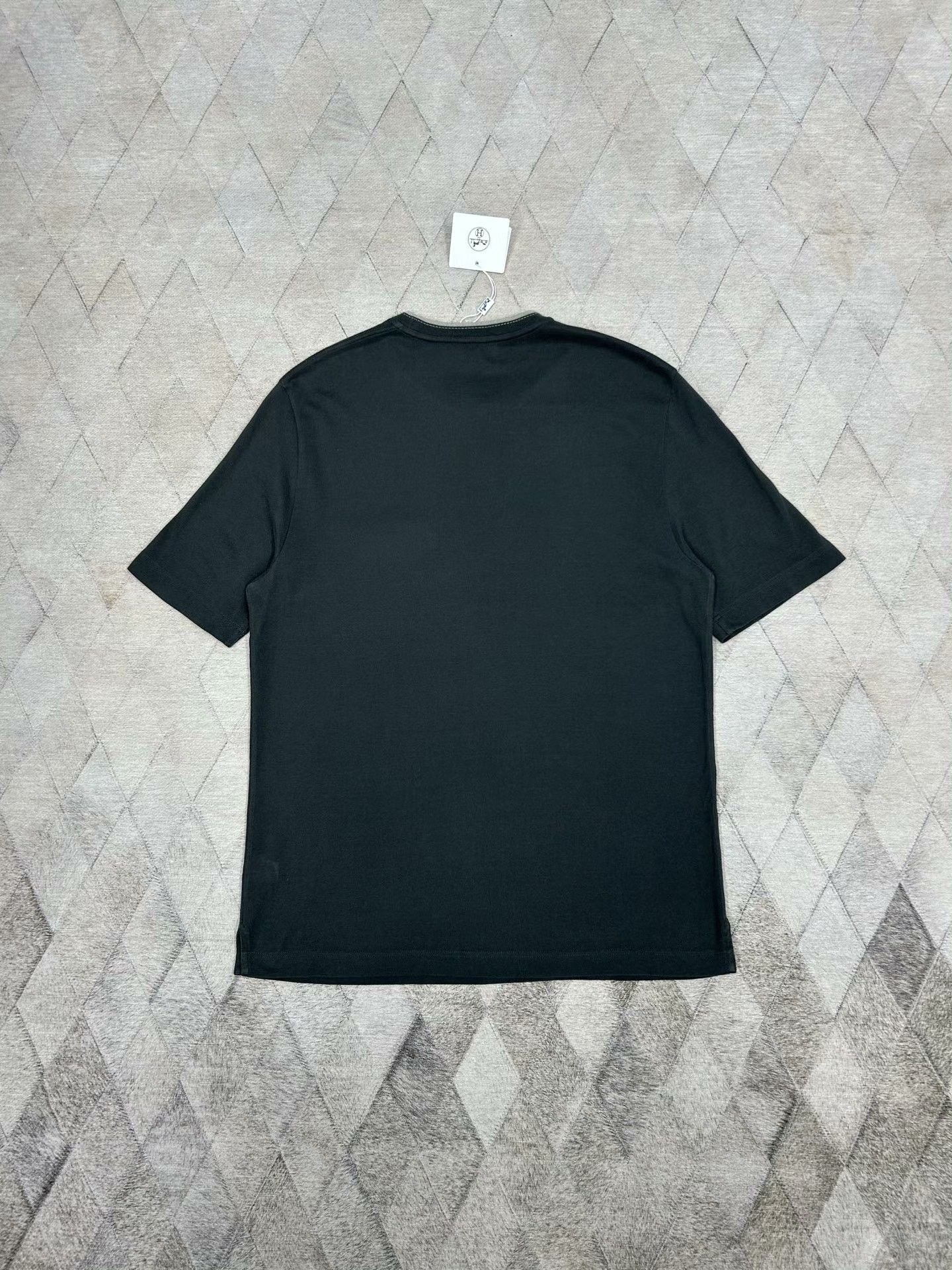 Hermes Hermes Classic Small Logo Embroidered T-shirt L Size US L / EU 52-54 / 3 - 4 Thumbnail