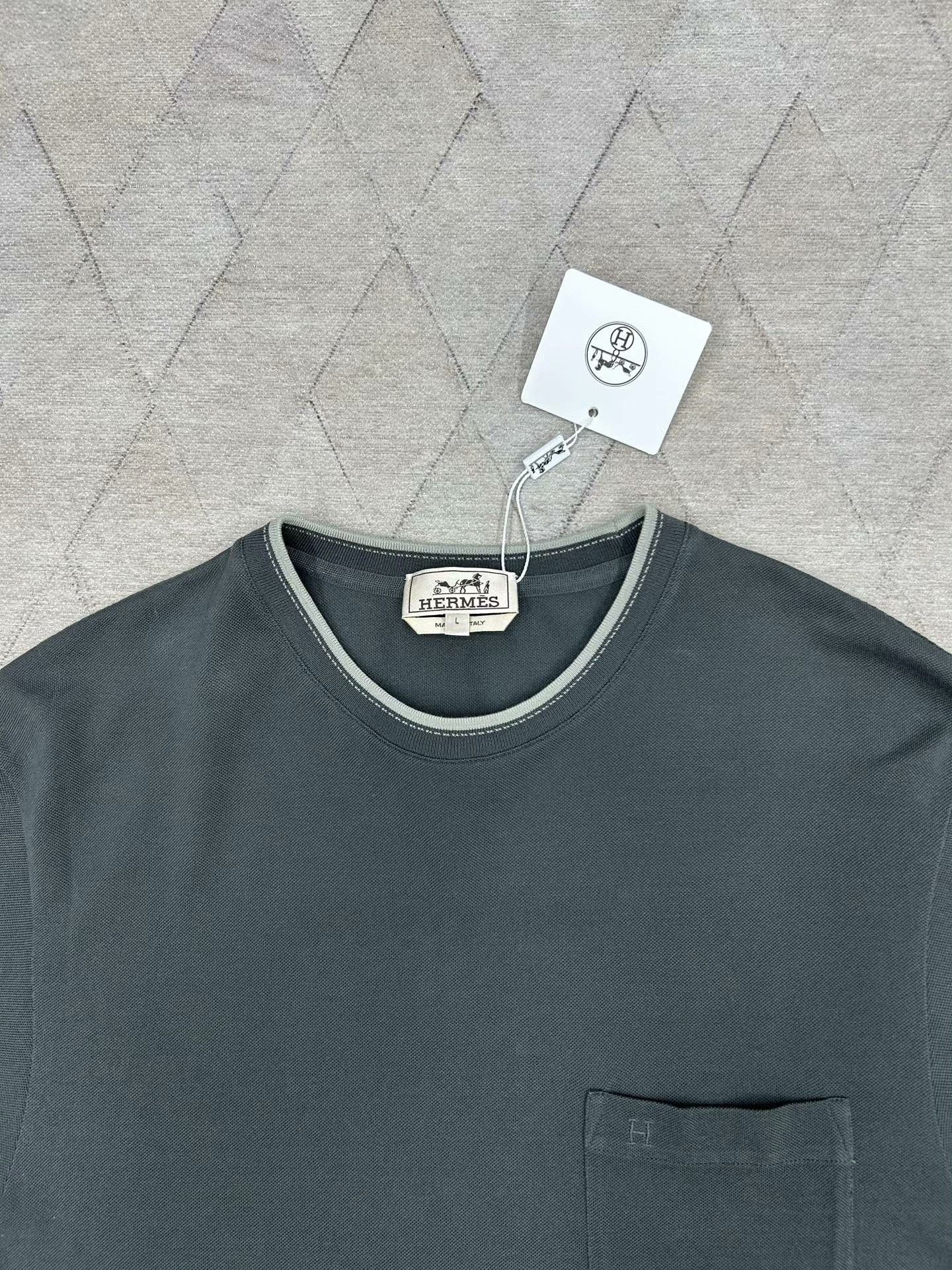 Hermes Hermes Classic Small Logo Embroidered T-shirt L Size US L / EU 52-54 / 3 - 2 Thumbnail