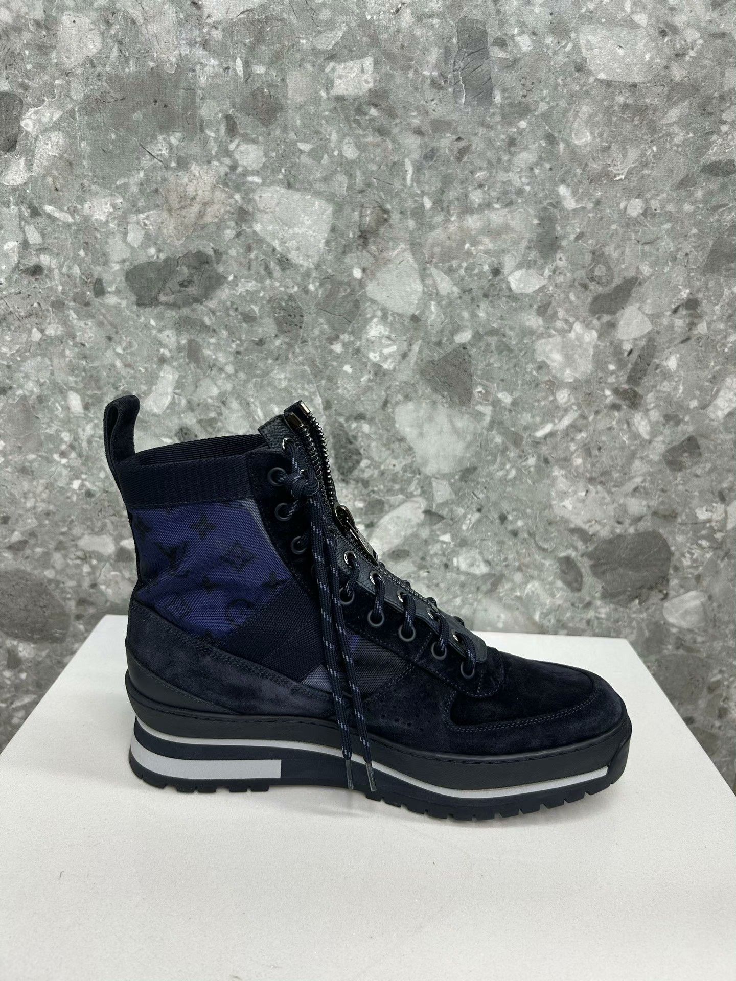 Louis Vuitton Louis Vuitton Monogram Zipper Hiking Boots Size US 7.5 / EU 40-41 - 3 Thumbnail