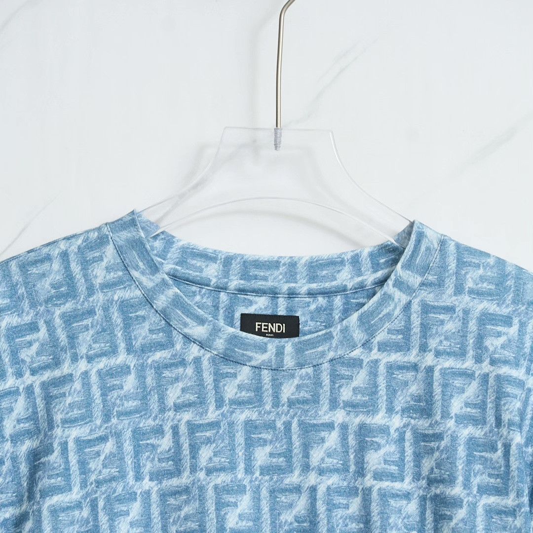 Fendi Fendi Men's Logo All-Over Print T-Shirt Size US L / EU 52-54 / 3 - 2 Thumbnail