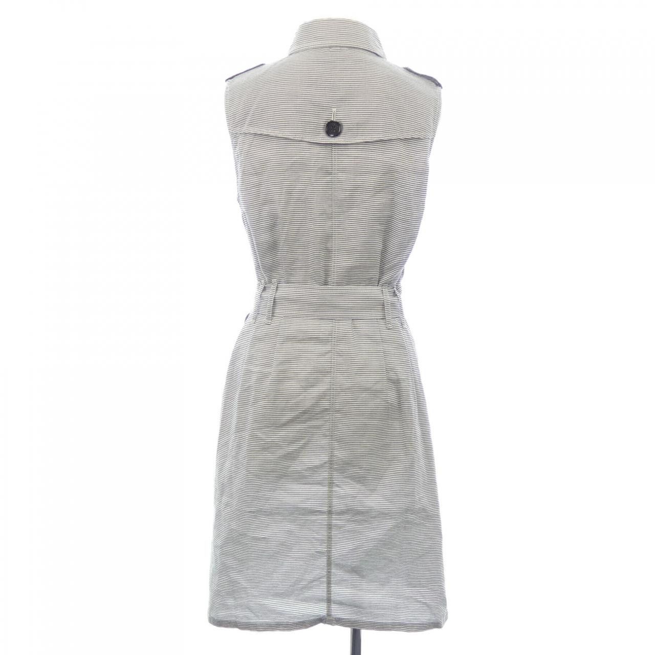 Burberry Burberry Burberry London Dress Textile Dresses DUTY FREE for USA Size ONE SIZE - 2 Thumbnail