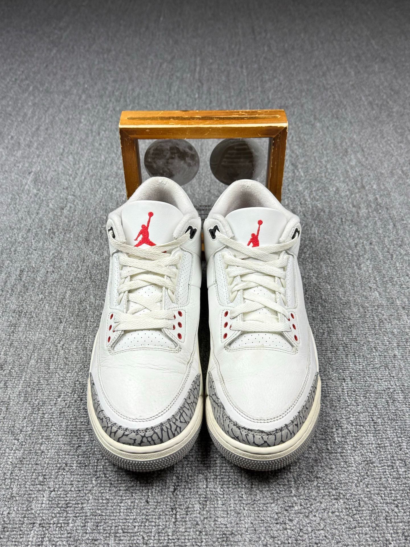 Nike Nike AJ4 White Lowtop Sneakers 11 Men Size US 11 / EU 44 - 4 Thumbnail