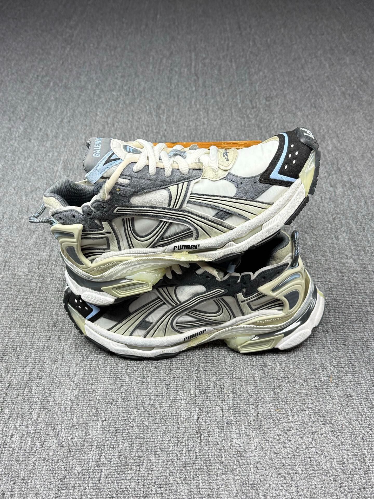 Balenciaga Balenciaga Running Blue Lowtop Sneakers 8 Men Size US 8 / EU 41 - 2 Thumbnail