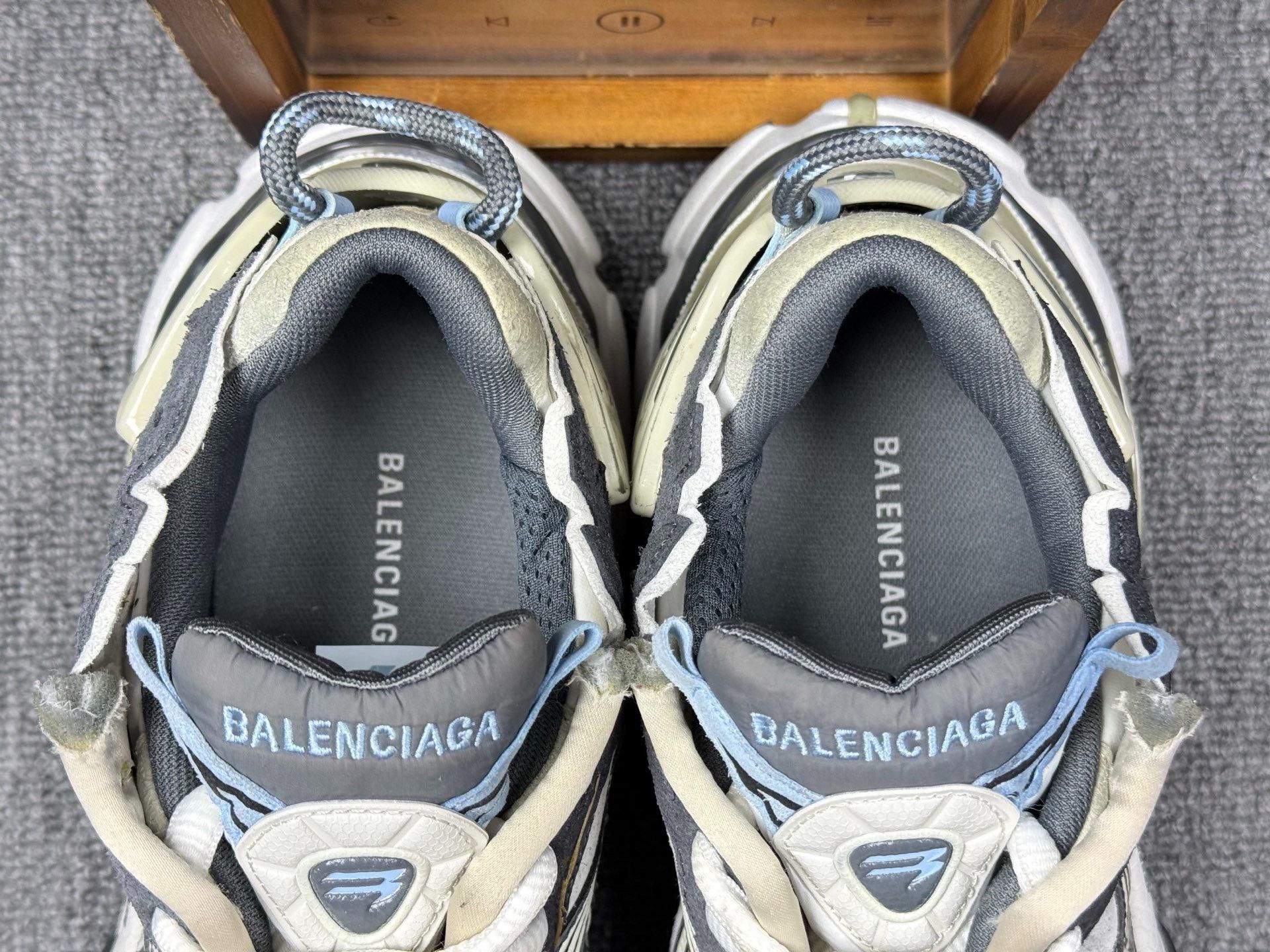 Balenciaga Balenciaga Running Blue Lowtop Sneakers 8 Men Size US 8 / EU 41 - 9 Thumbnail