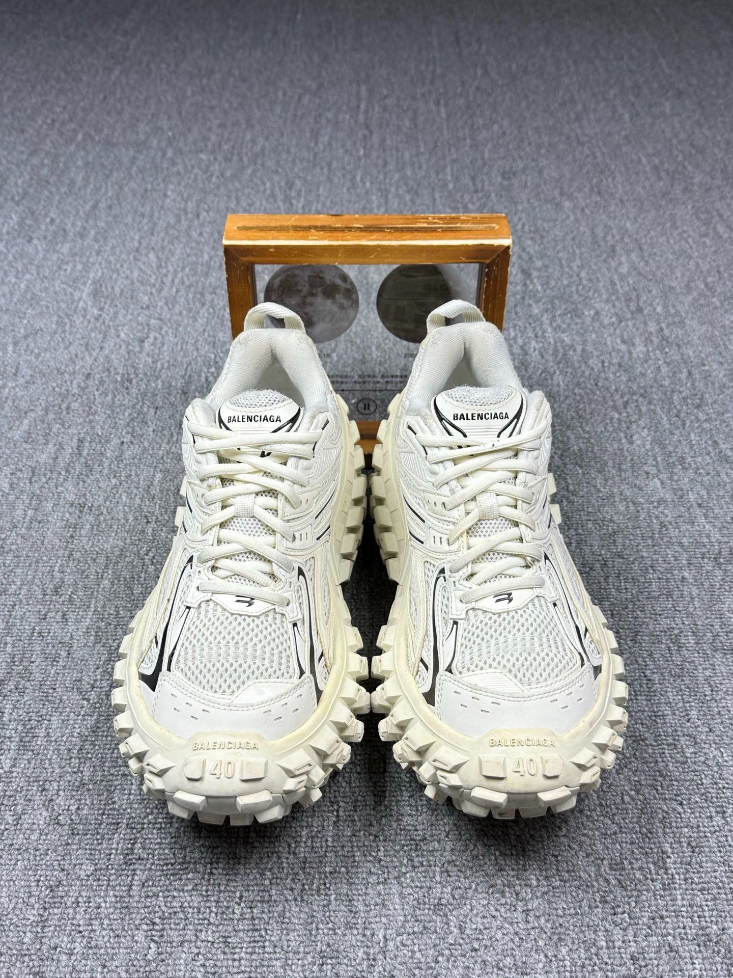 Balenciaga Balenciaga White Lowtop Sneakers 7 Men Size US 7 / EU 40 - 4 Thumbnail