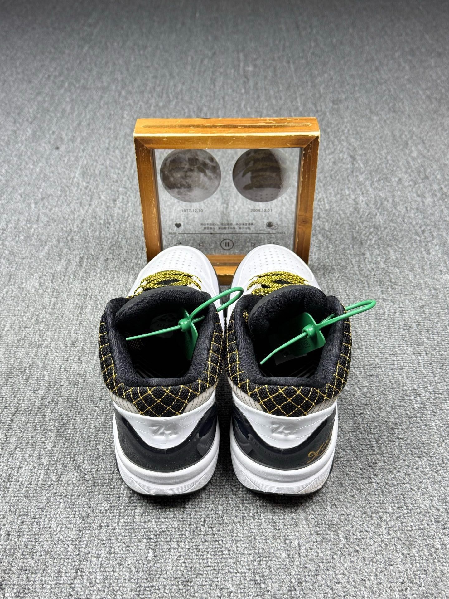 Nike Nike KOBE4 Black Lowtop Sneakers 9 Men Size US 9 / EU 42 - 5 Thumbnail