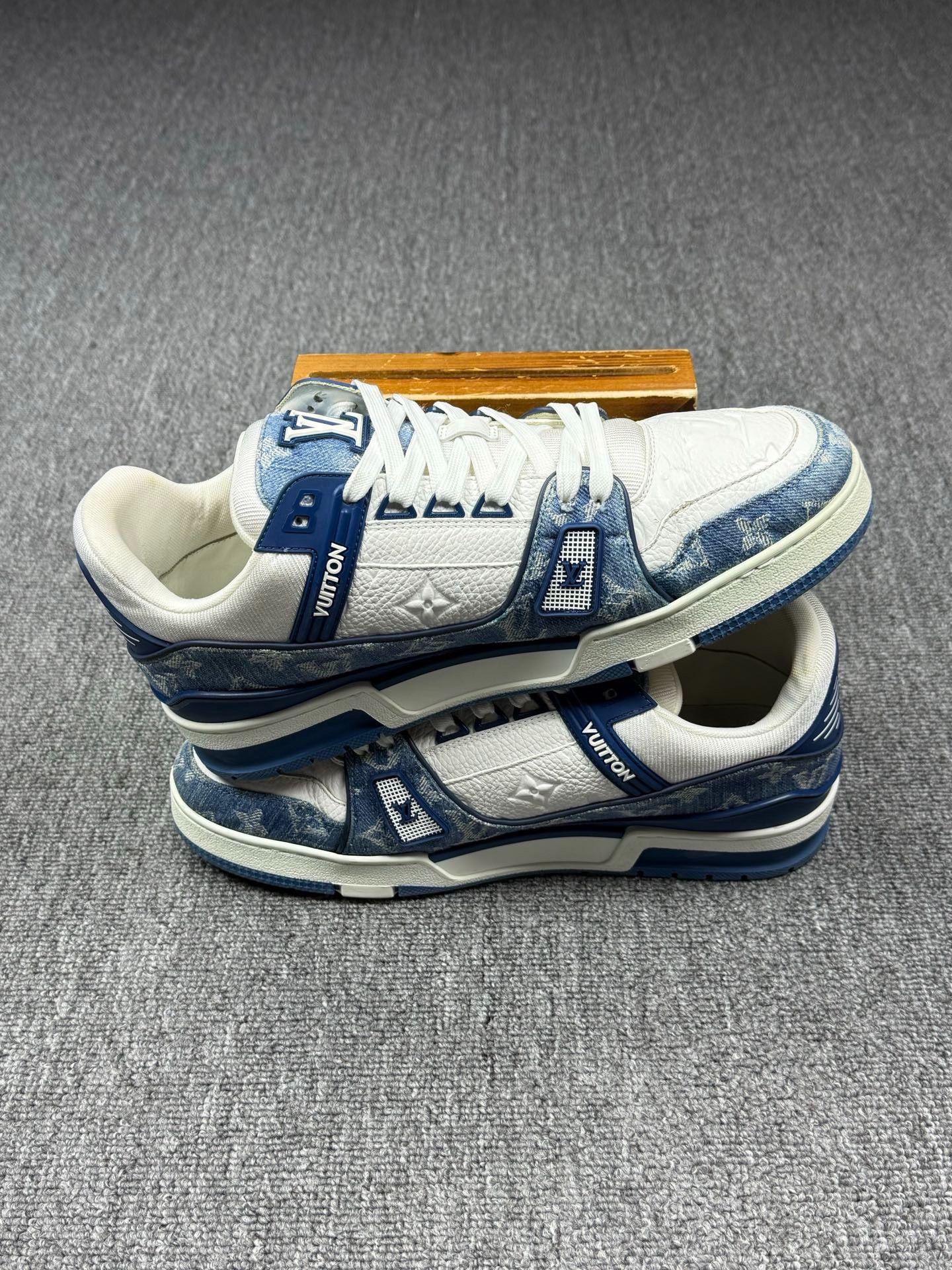 Louis Vuitton Louis Vuitton Training Blue Lowtop Sneakers 9 Men Size US 9 / EU 42 - 3 Thumbnail