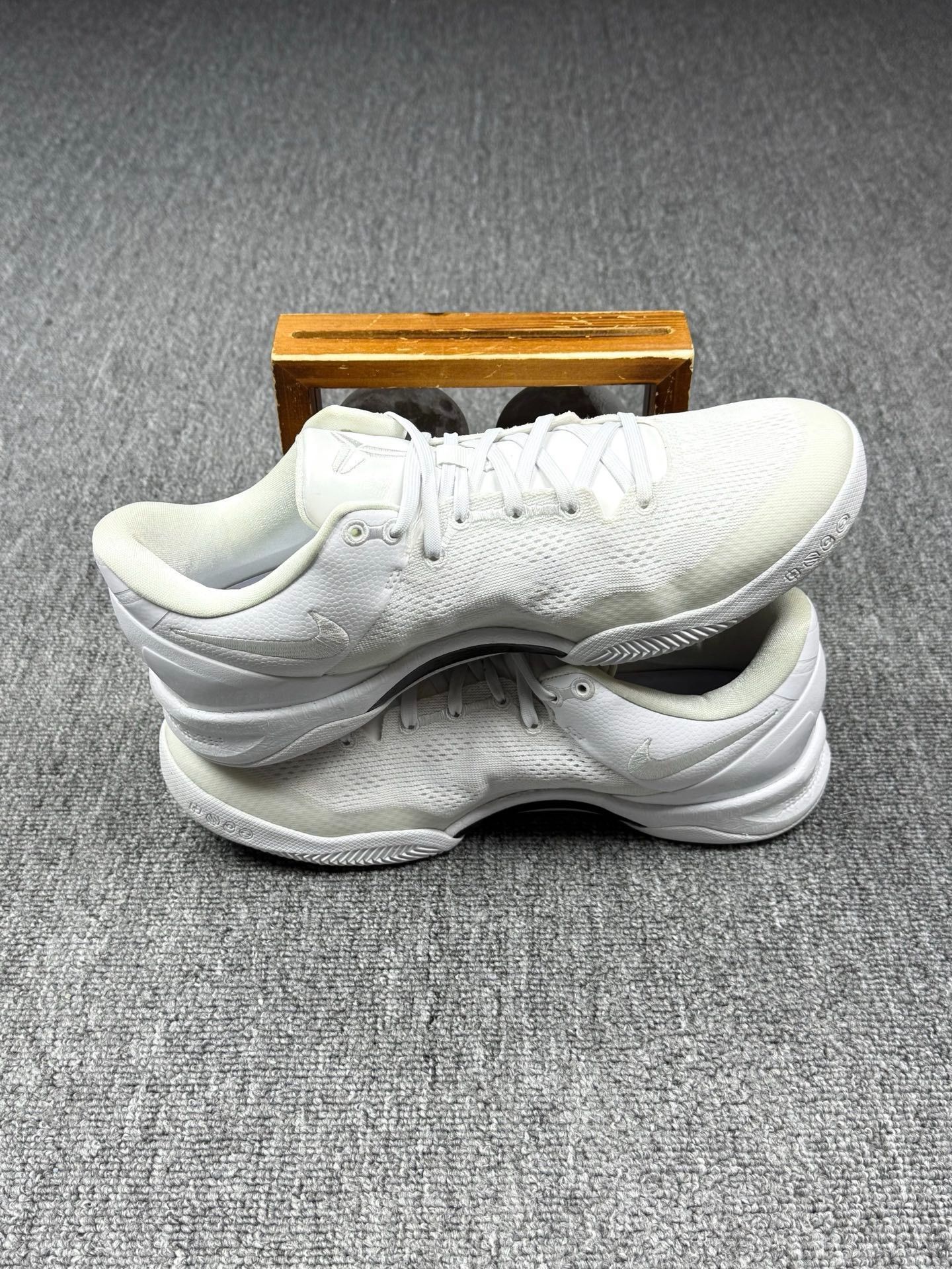 Nike Nike KOBE8 White Lowtop Sneakers 9 Men Size US 9 / EU 42 - 3 Thumbnail