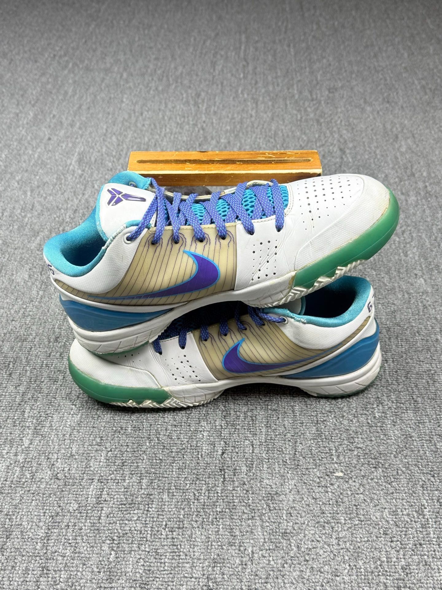 Nike Nike KOBE4 Blue Lowtop Sneakers 11 Men Size US 11 / EU 44 - 2 Thumbnail