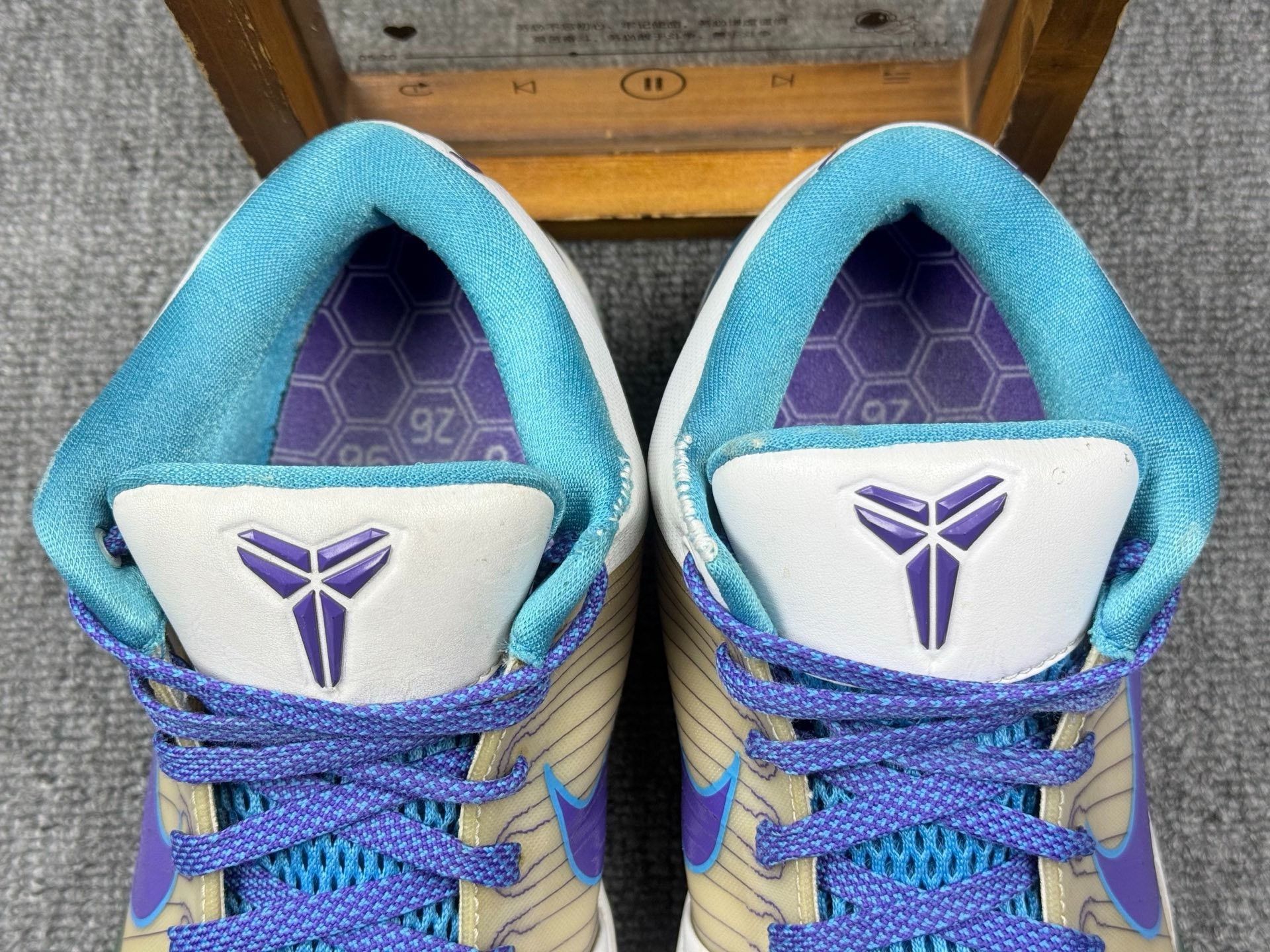 Nike Nike KOBE4 Blue Lowtop Sneakers 11 Men Size US 11 / EU 44 - 8 Thumbnail