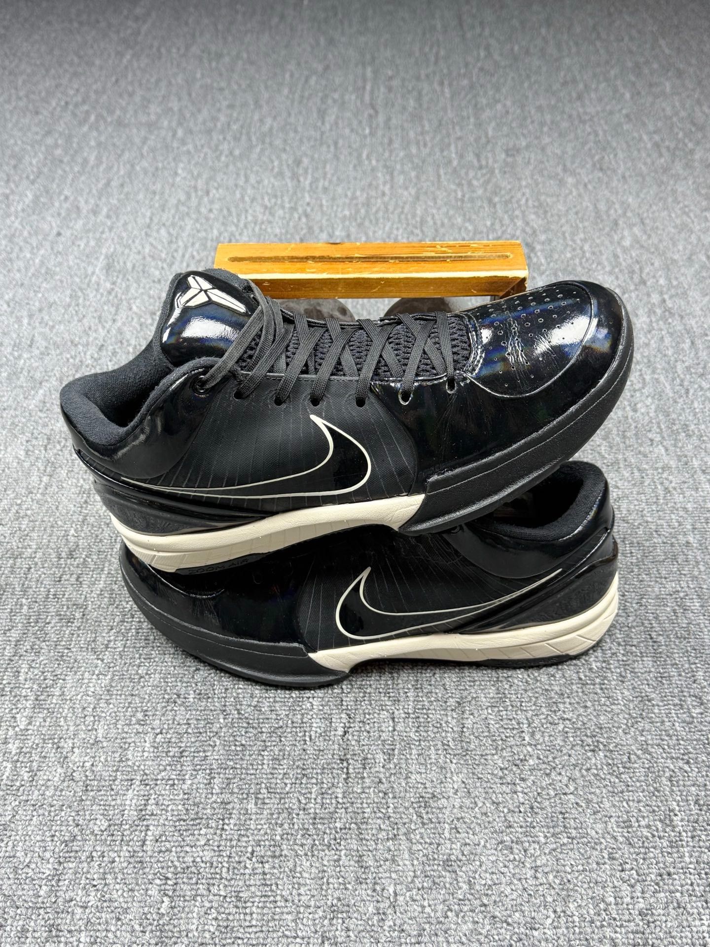 Nike Nike KOBE4 Black Lowtop Sneakers 9 Men Size US 9 / EU 42 - 2 Thumbnail