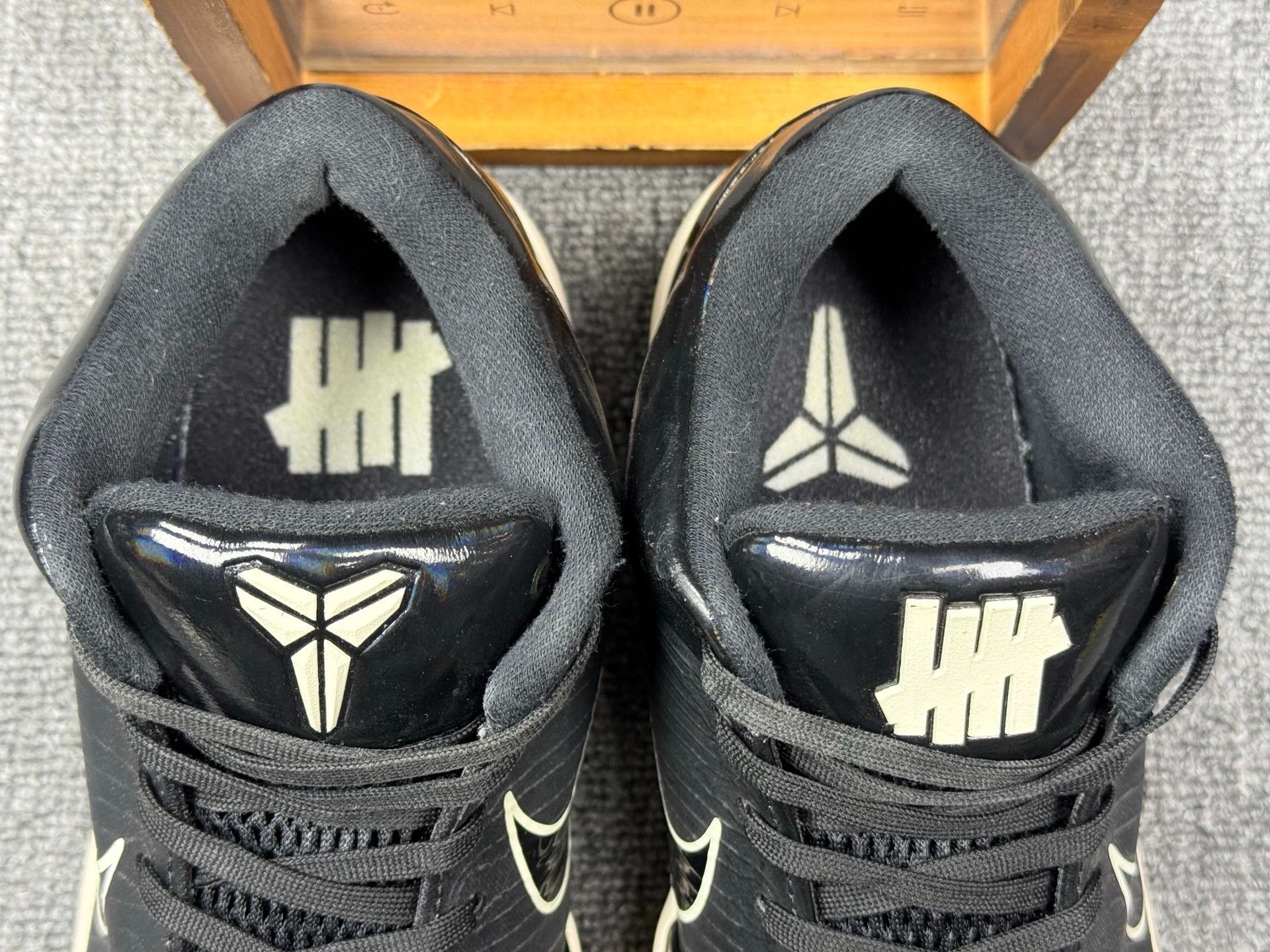 Nike Nike KOBE4 Black Lowtop Sneakers 9 Men Size US 9 / EU 42 - 9 Thumbnail