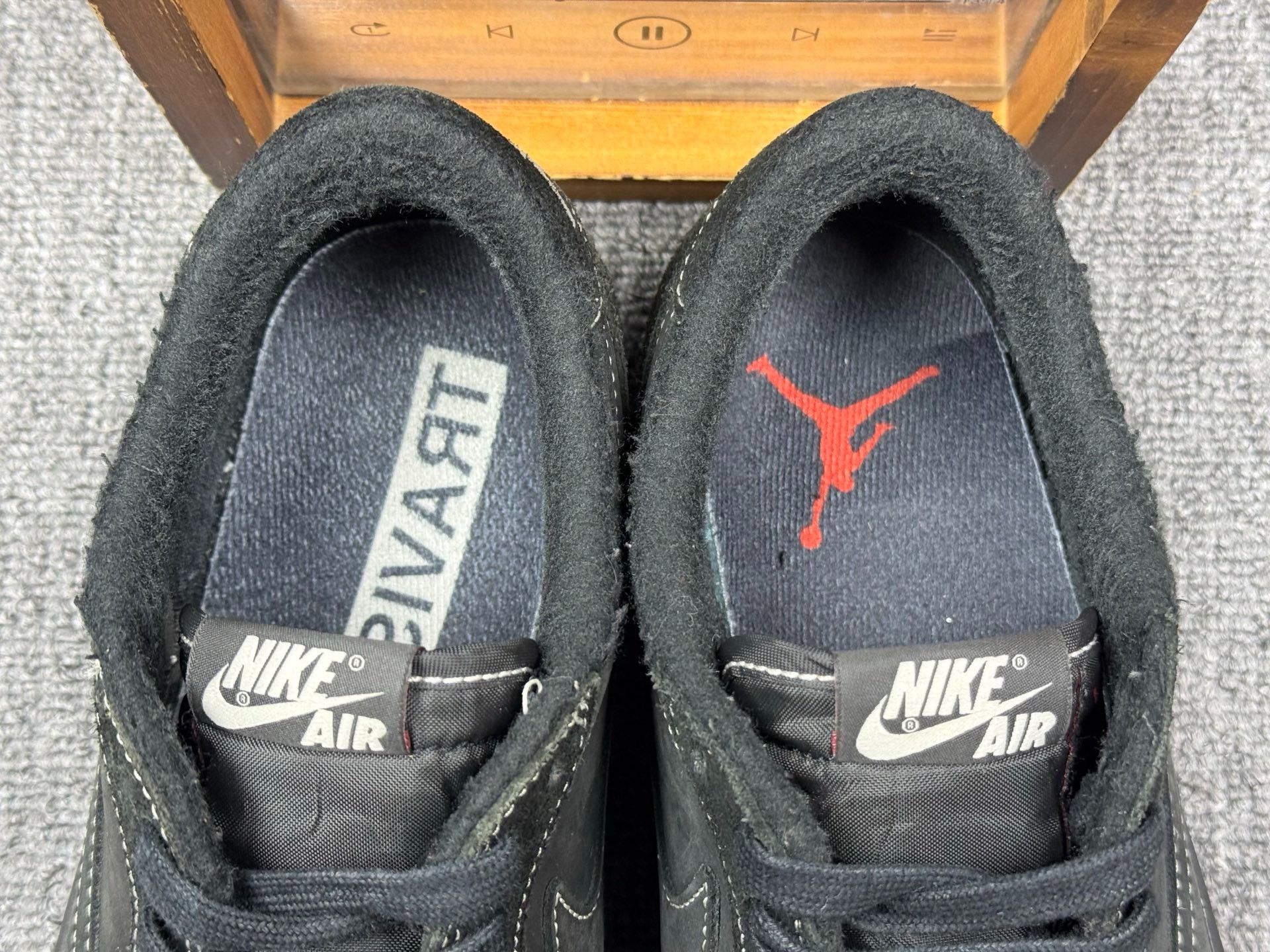 Nike Nike AJ1 Black Lowtop Sneakers 10 Men Size US 10 / EU 43 - 9 Thumbnail