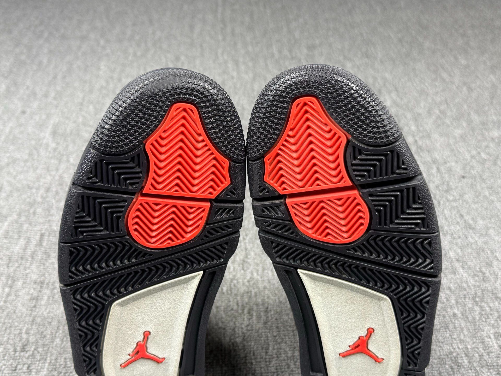 Nike Nike AJ4 Lowtop Sneakers 9 Men Size US 9 / EU 42 - 7 Thumbnail