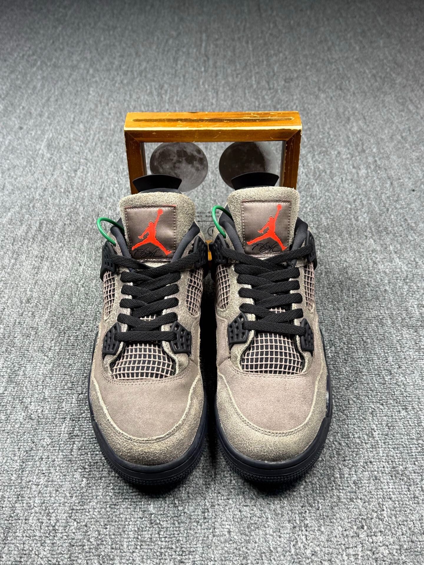 Nike Nike AJ4 Lowtop Sneakers 9 Men Size US 9 / EU 42 - 4 Thumbnail