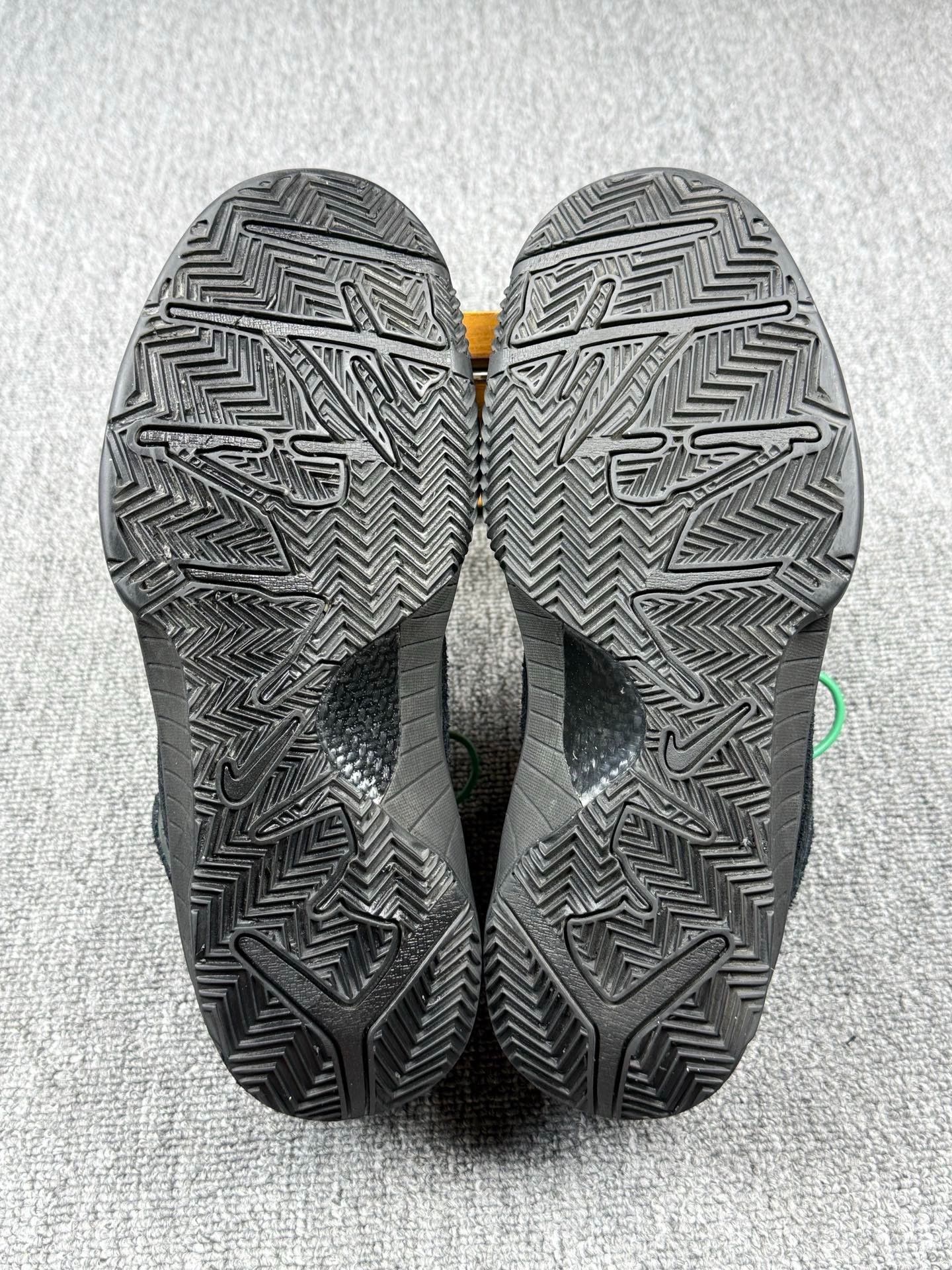 Nike Nike KOBE4 Black Lowtop Sneakers 8 Men Size US 8 / EU 41 - 6 Thumbnail