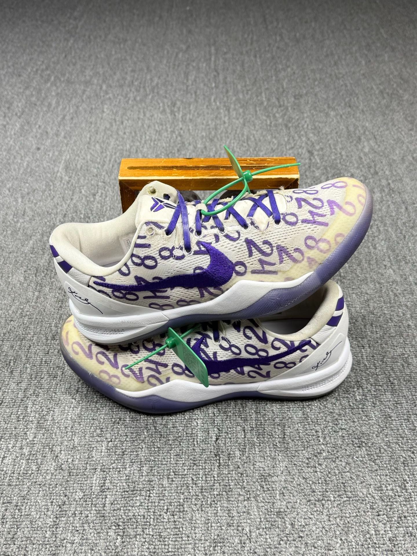 Nike Nike KOBE8 White Lowtop Sneakers 10 Men Size US 10 / EU 43 - 2 Thumbnail