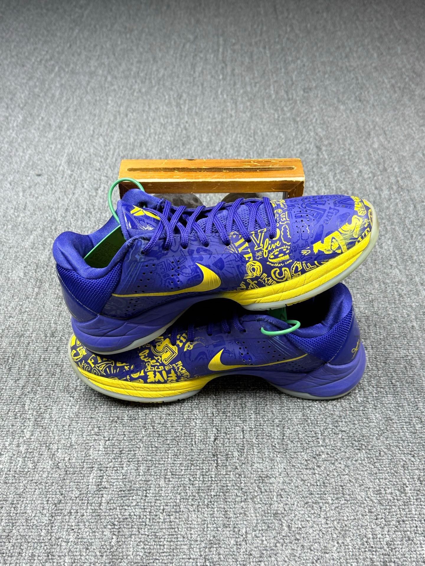 Nike Nike KOBE5 Yellow Lowtop Sneakers 9 Men Size US 9 / EU 42 - 3 Thumbnail